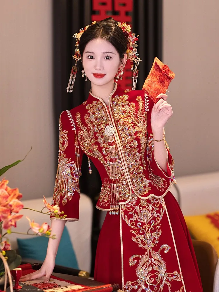 

New Chinese-style wedding dress toasting and for brides