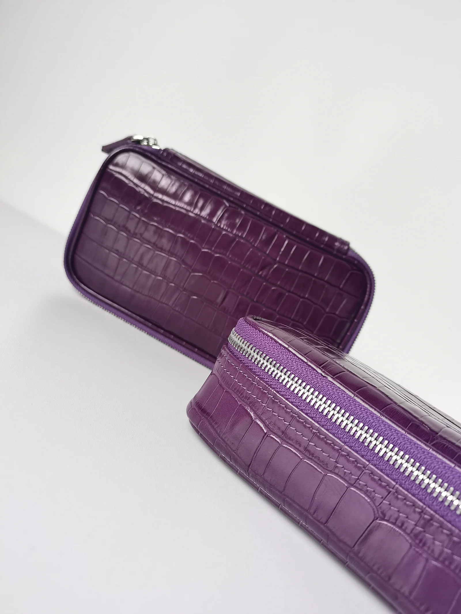 Krokodil-Geprägte Leder Mini-Kosmetiktasche Toilettenartikel-Organizer Tragbare Kosmetiktasche in Verschiedenen Farben und Größen Erhältlich – Detail 6