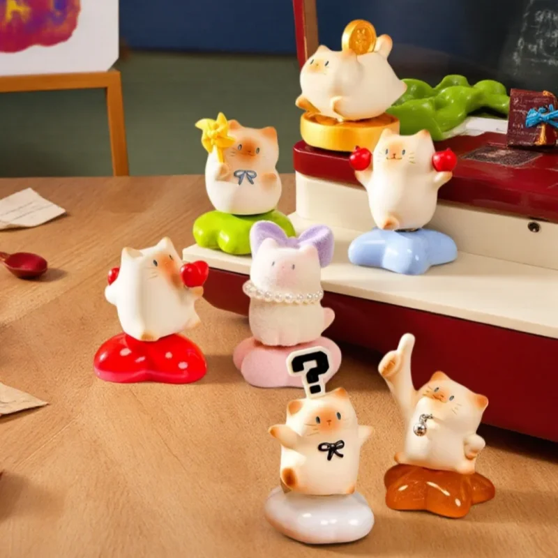 

Новая мини-фигурка-антистресс Cat Pai в слепой коробке, популярная модная игрушка для декора офисного стола, изысканная кавайная игрушка