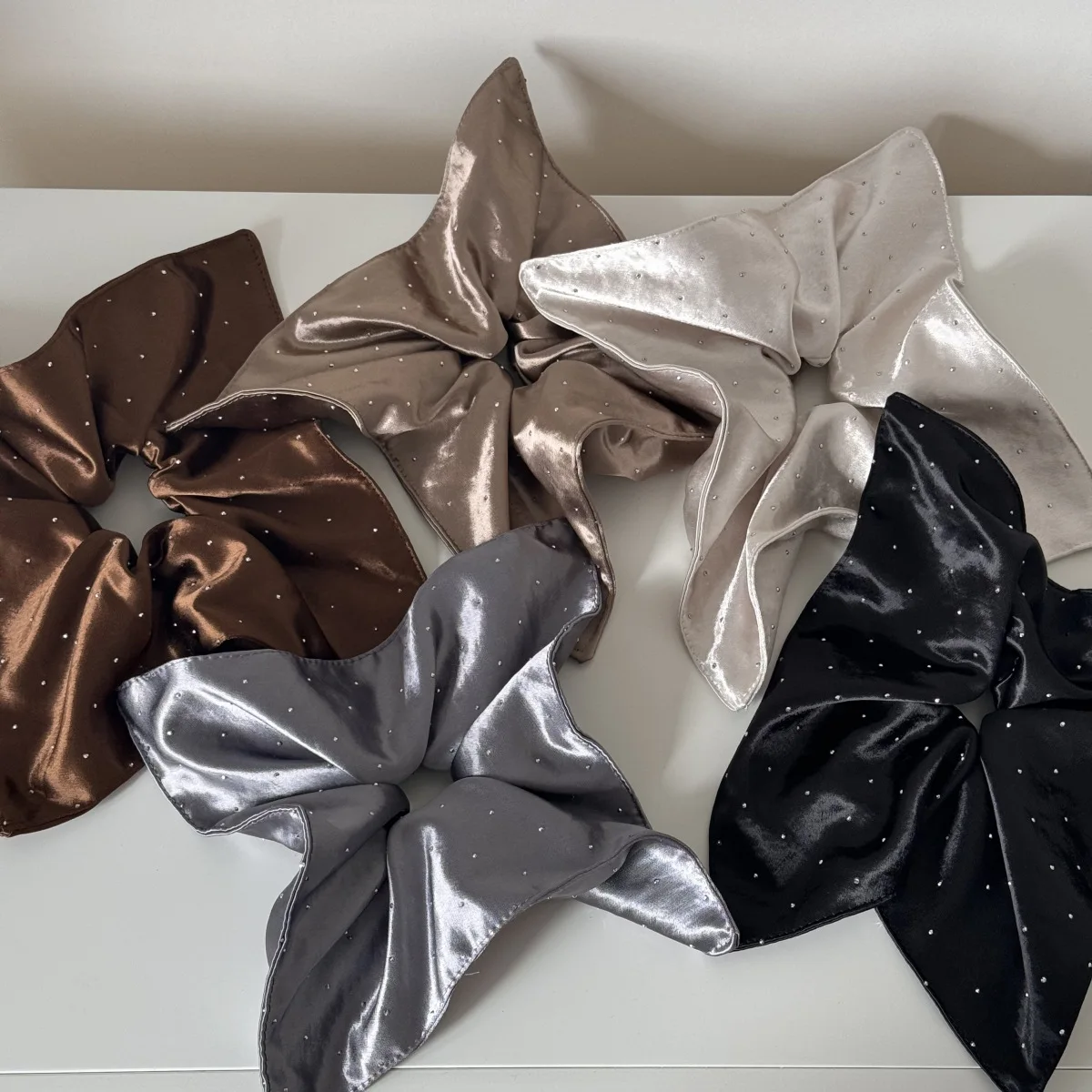 

Square Rhinestones Satin Silk Scrunchies Large Elastic Hair Bands Women Girls Rubber Hair Ties Ropes Ponytail Hair Accessories