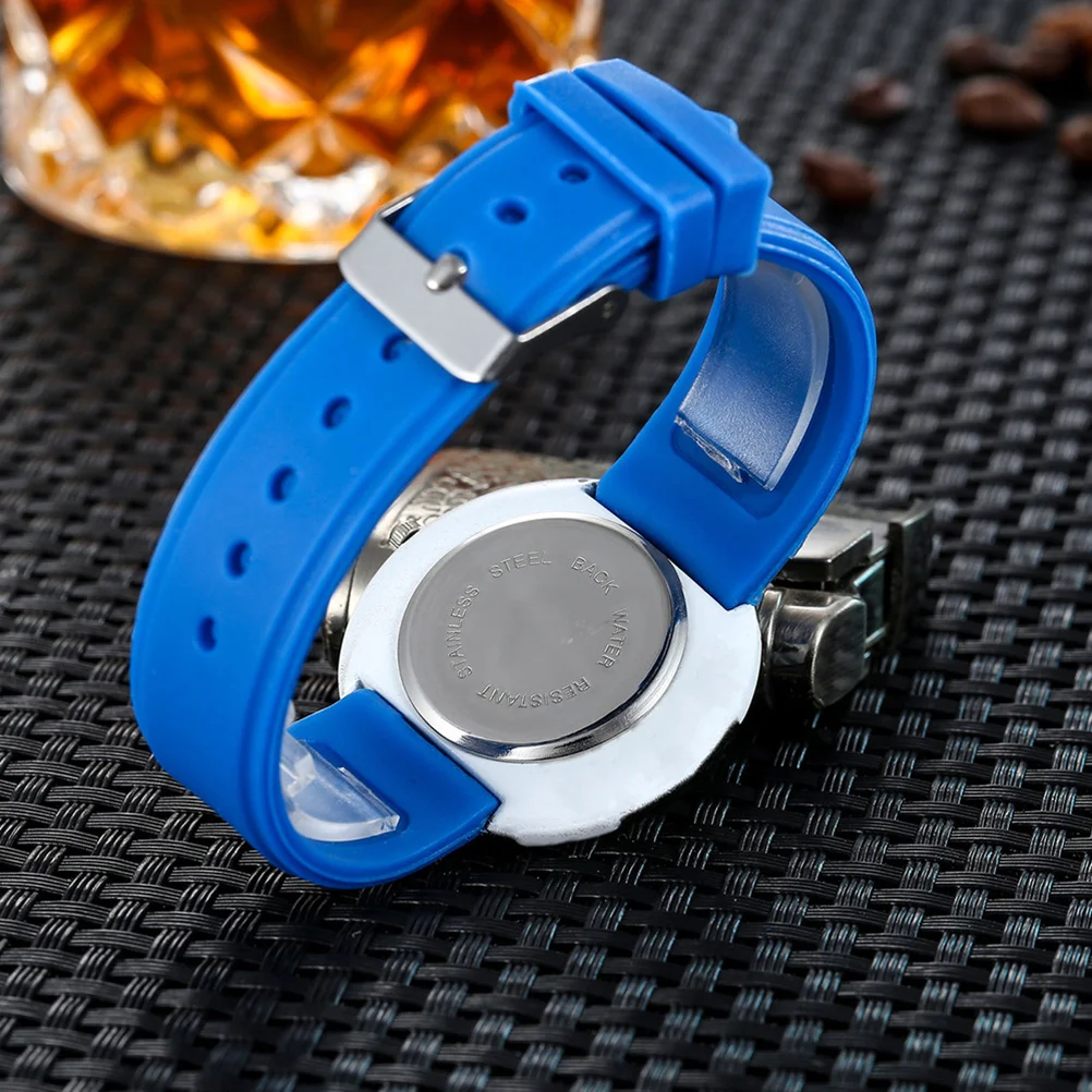 1Pcs Children Football Night Light Watch Quartz Silicon Wristband Comfortable Cartoon Design Birthday Gift Kids Cartoon Watch