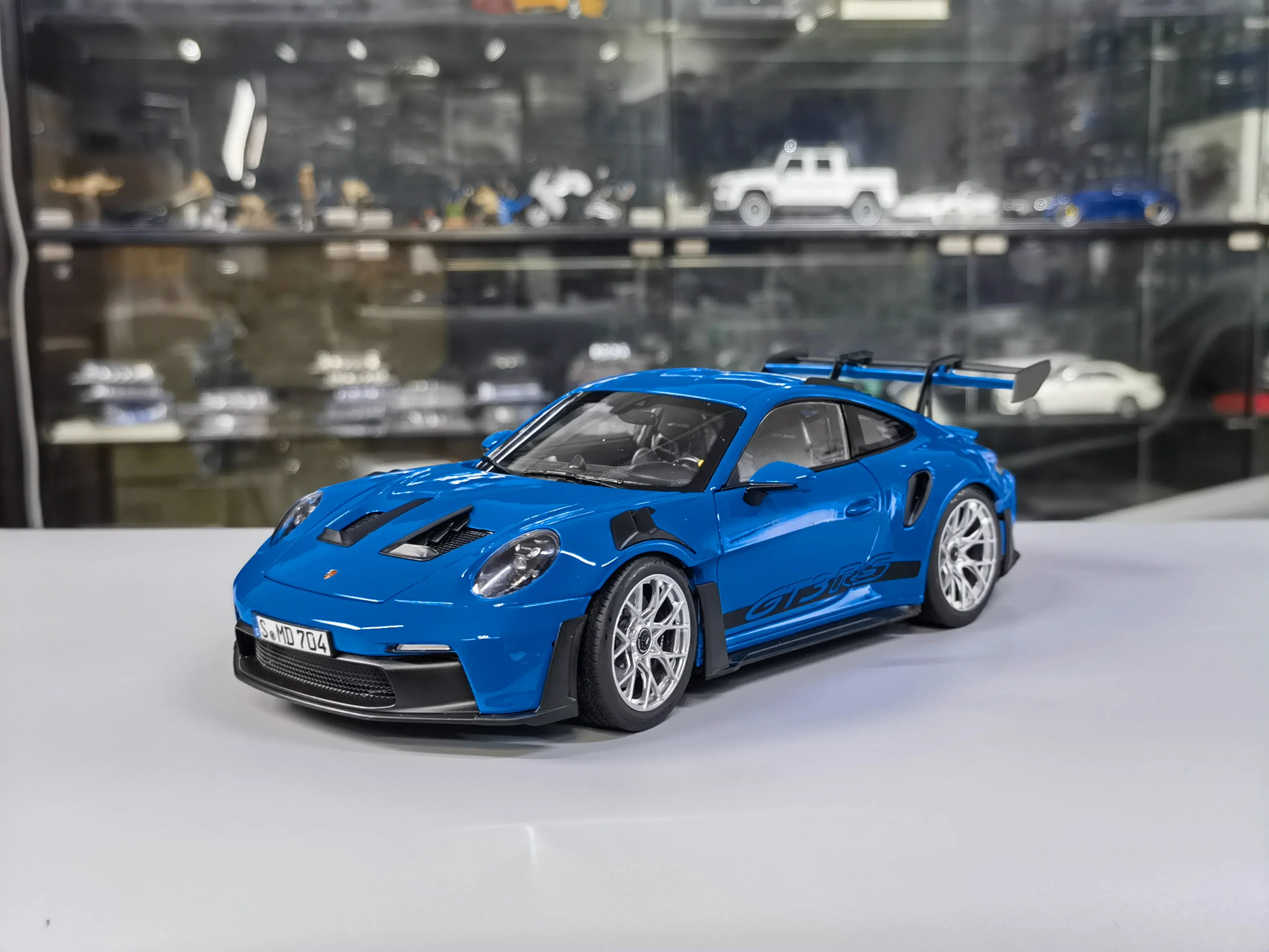 Norev-Porsche 911 992 gt3 rs車モデル、シミュレーション合金、スポーツカーコレクション、部屋の装飾、男の子へのギフト、2022, 1:18