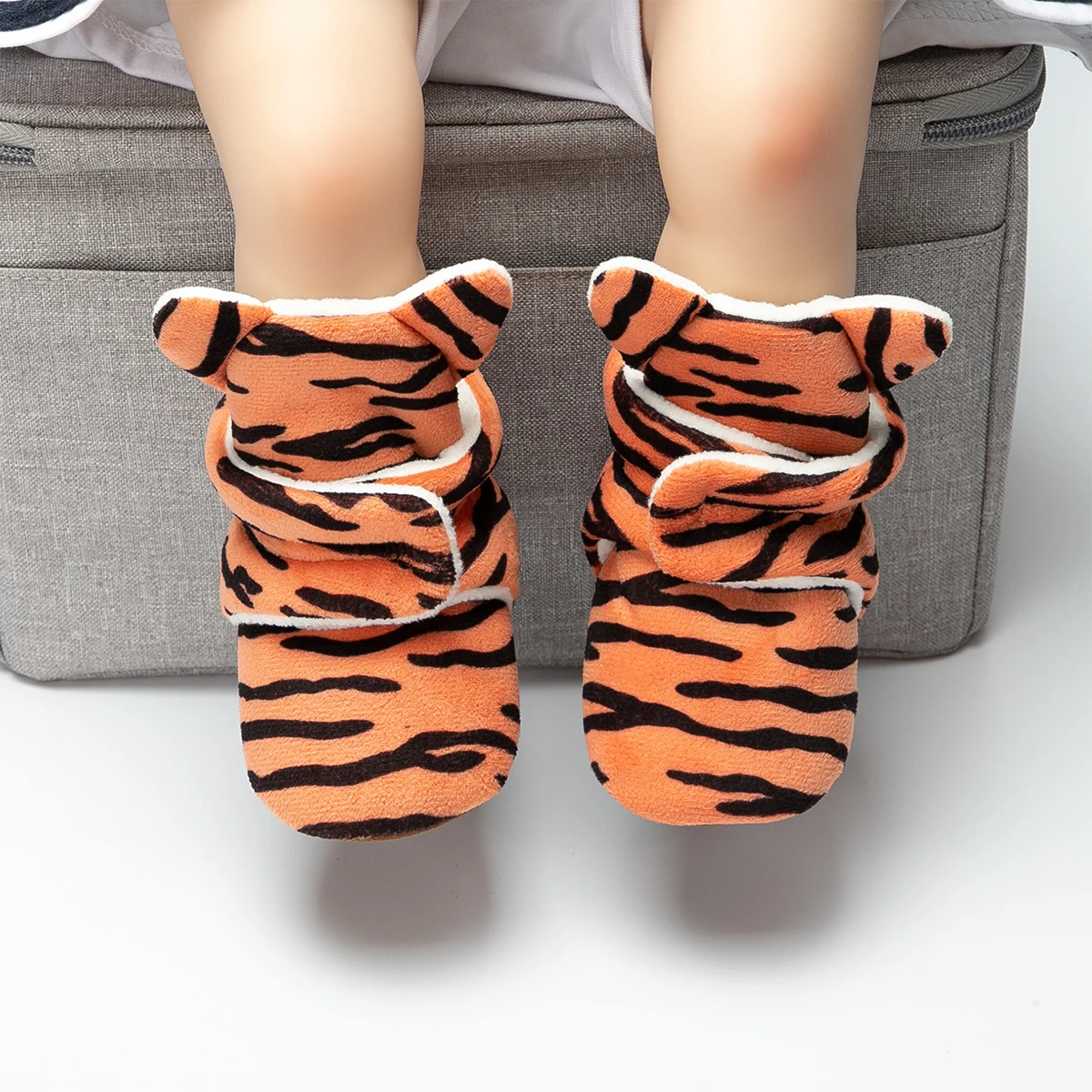 Cartoon Animal Winter Booties for Babies Fuzzy Fleece Lined Non-Slip Soft Sole Newborn Pre-Walk Shoes Zebra Tiger Bee Styles