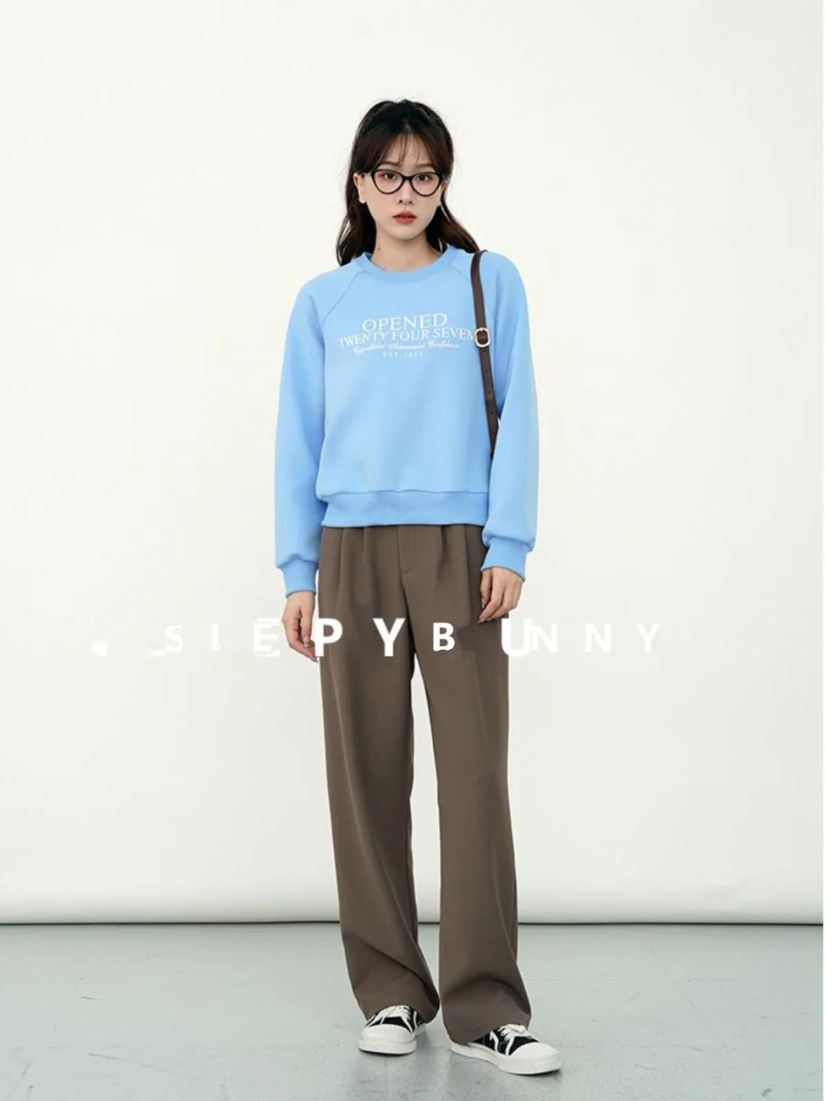 Chic Girl Crewneck Sweatshirt with Letter Print Korean Style Loose Pullover Soft Blue Casual Top for Teen Girls and Young Women