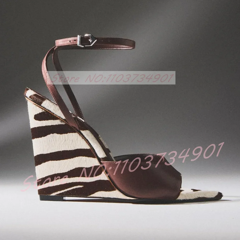 Sandalias de cuña con estampado de cebra y pelo de caballo para mujer, con correa al tobillo, tacón alto transparente de punta abierta, zapatos de empalme para eventos y fiestas.