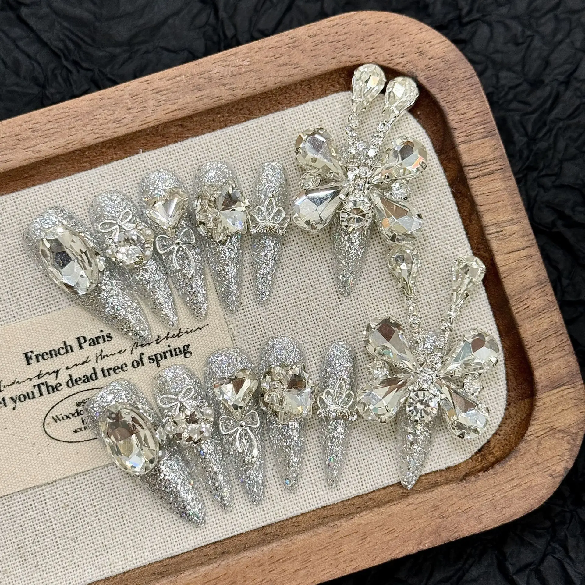 12pcs Light Luxury Handmade Press On Nails Shiny Silver Sequins Long Almond False Nails With Metal Bows Diamond Decor Fake Nail