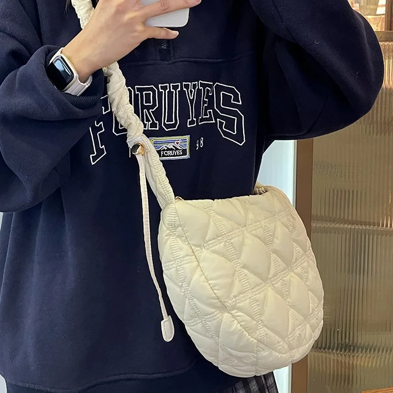 Fashion Jiaozi Bao Niche Small Versatile Cloud Bubble Pleated Bag Female Tote Bags New Trend Down Cotton Korean Crossbody Bags