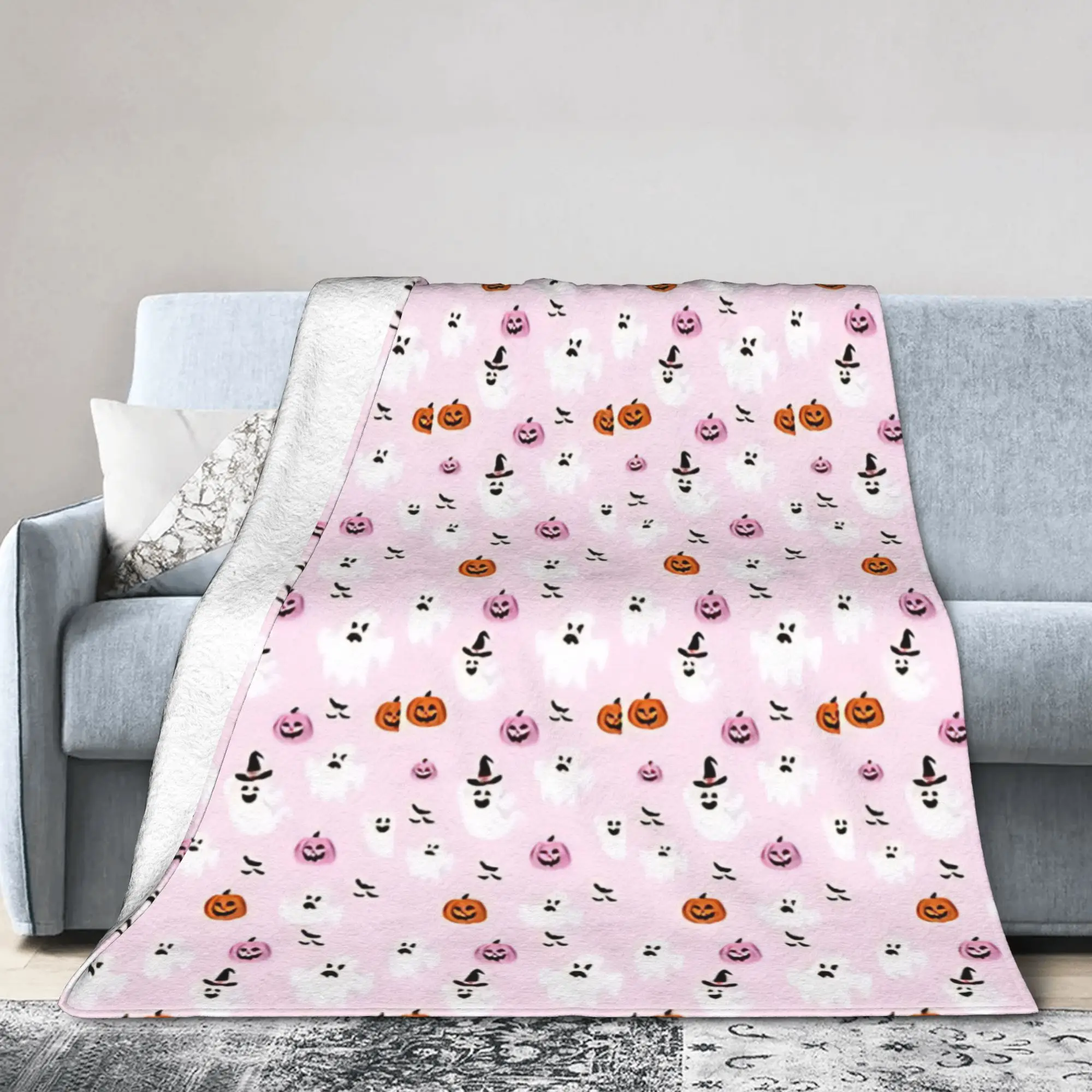 CUTE GHOST SMILEY FACE Halloween   Flannel Blankets Pink Coquette Ghost Funny Throw Blanket for Bed Sofa Couch Rug Piece,