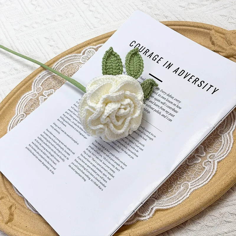 Gehäkelte Rosenzweige, handgefertigter Rosenstrauß, kreative künstliche Blumen, Dekoration für Hochzeitszimmer, Geschenk für Freunde. – Detail 6