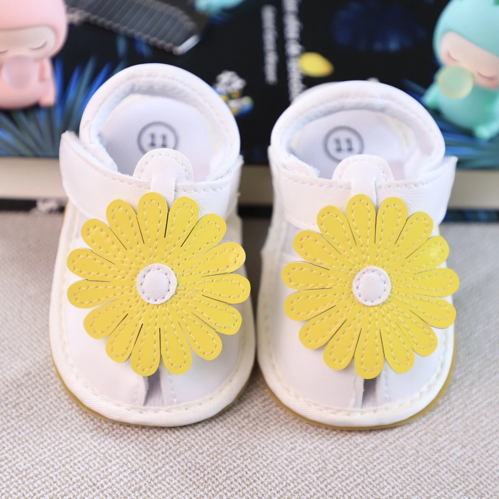 Scarpe da bambino per bambini scarpe da bambino per la prima coppia di scarpe Pre-Step sandali estivi con fiori di moda