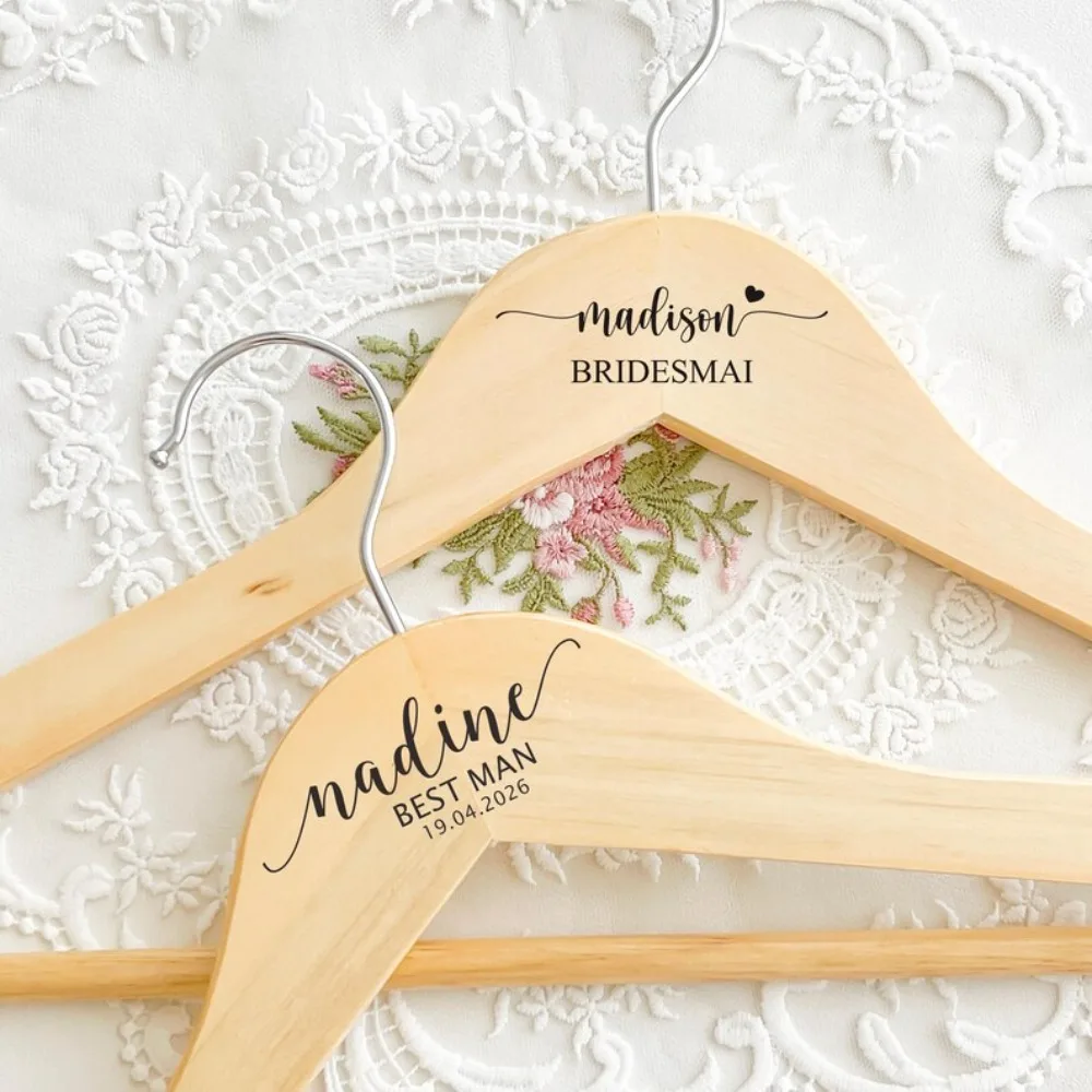 Personalisierte Brautjungfer Kleiderbügel Braut Trauzeuge Kleiderbügel Bräutigam Party Individuell gravierte Namen Hochzeit Kleiderbügel UV-Druck Hochzeit Kleiderbügel – Detail 9