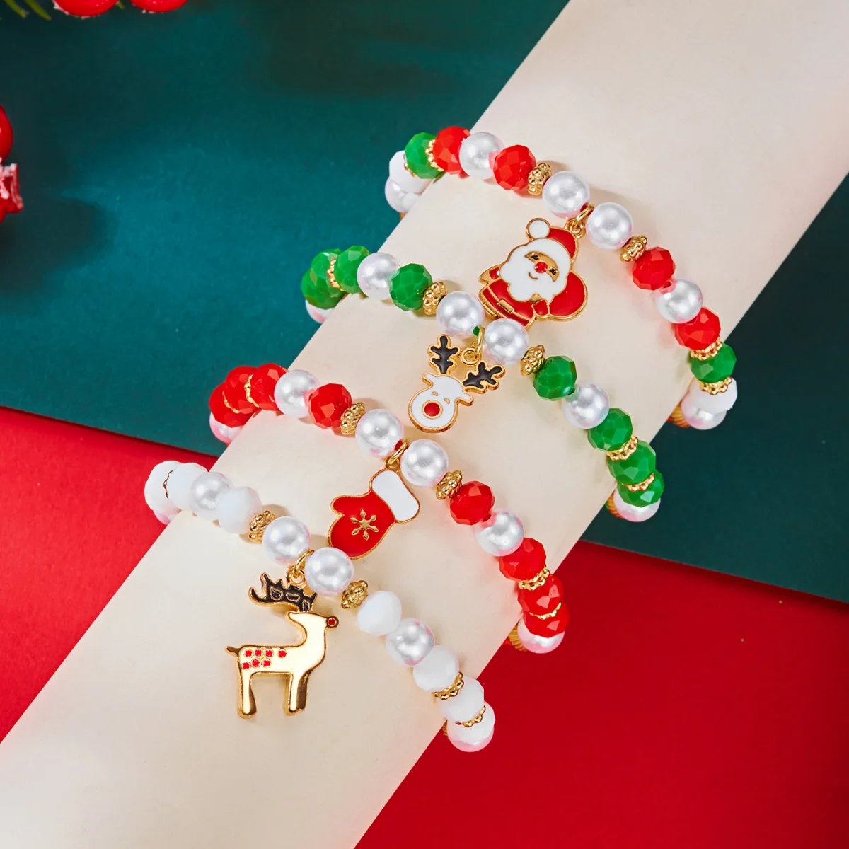Urlaub gewebtes Armband Weihnachtsmann Hirsch Baum Schneeflocke Schneemann Kranz Kristall weiche Ton Perlen Armreif für Frauen Männer Weihnachtsgeschenk