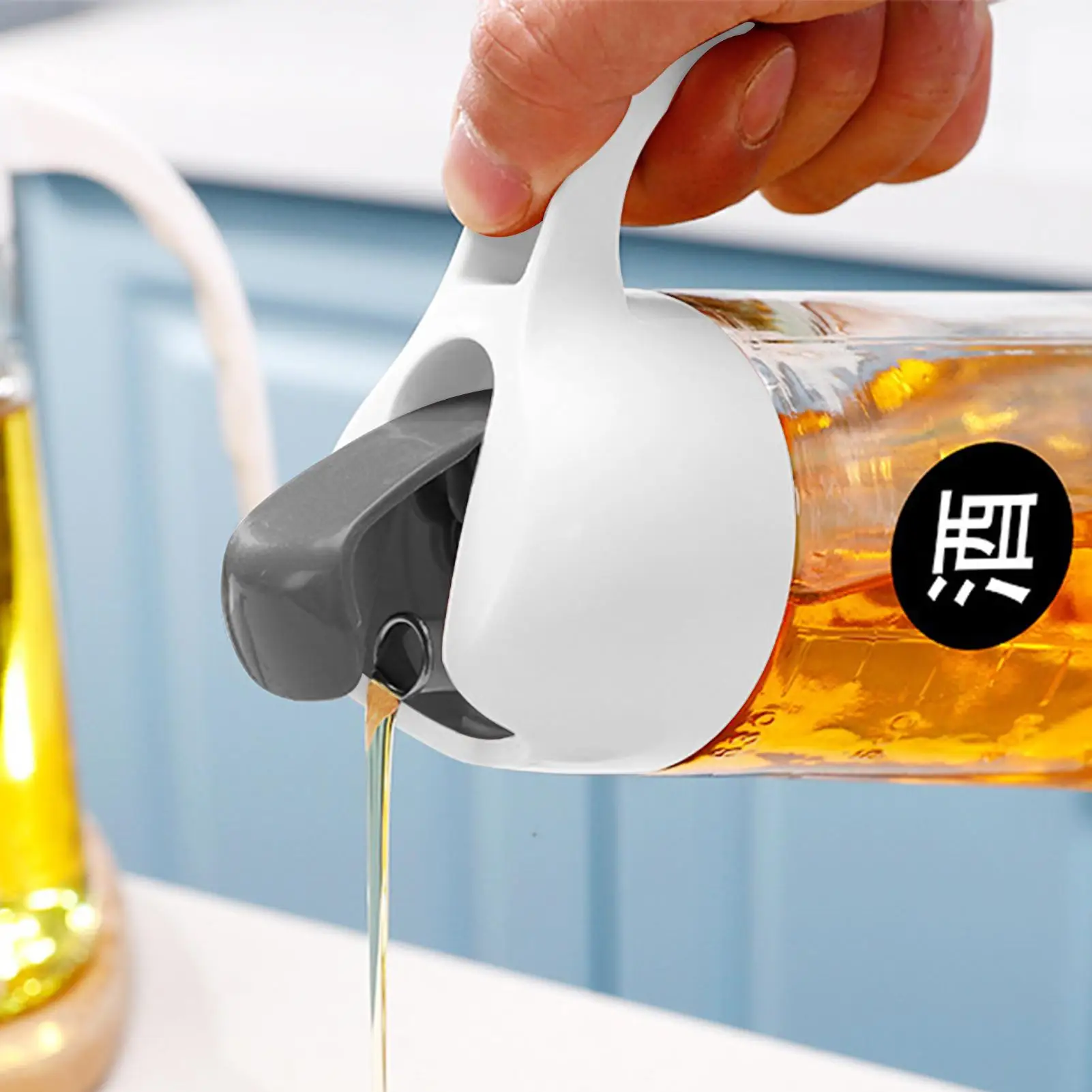 

Дозатор масла для кухни, стеклянная бутылка 630 мл, автоматическое открытие и закрытие, контейнер для кулинарного масла со шкалой для приготовления пищи