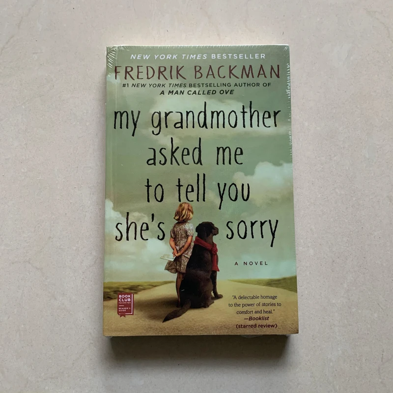 Mi abuela me pidió que le dijera que lo sentía por ella, de Fredrik Backman, novela en formato de bolsillo en inglés, éxito de ventas del New York Times