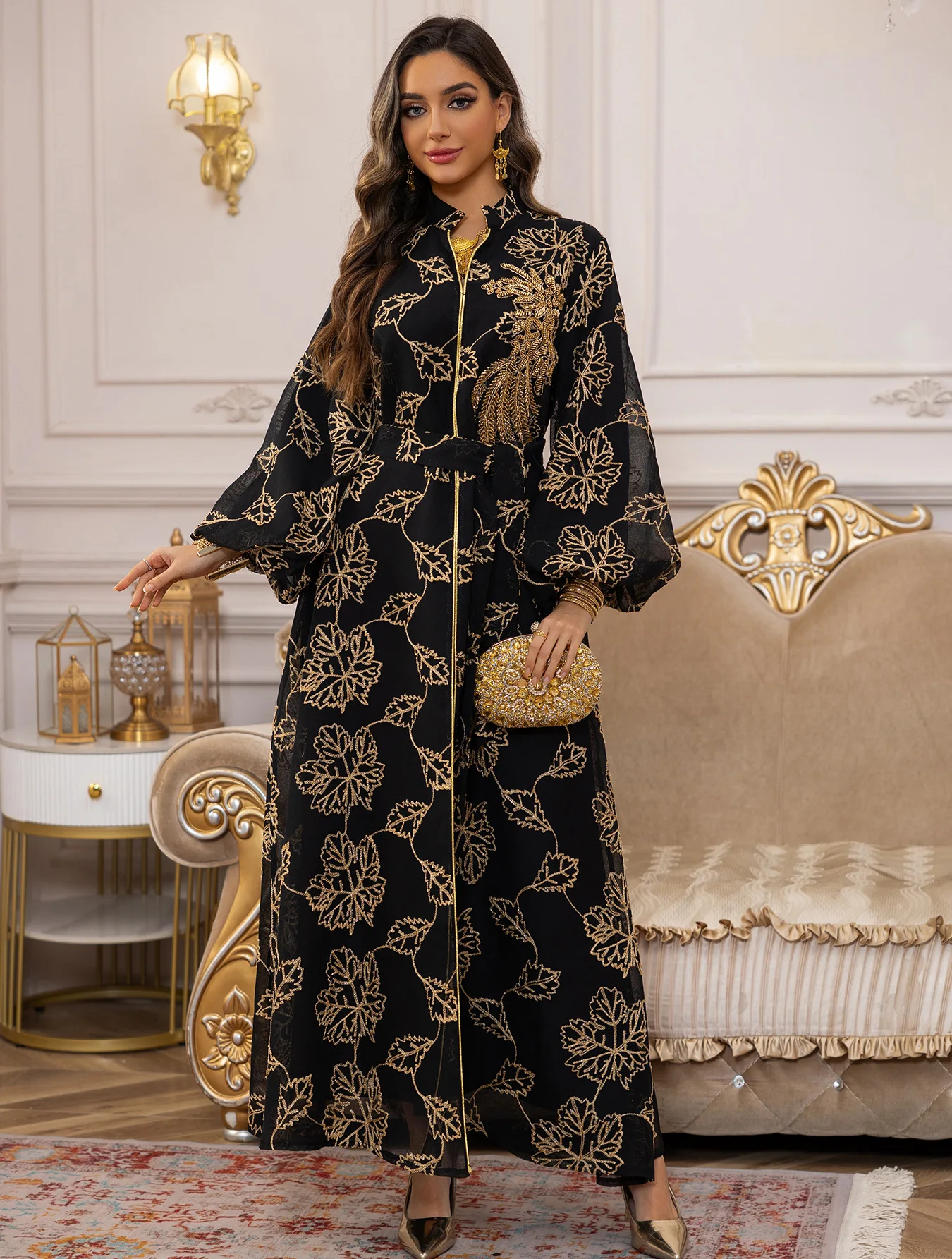 عباية إسلامية سوداء أنيقة مطرزة بالزهور السوداء ملابس إسلامية متواضعة متعددة الاستخدامات مع ذوق ثقافي عربي كاجوال في دبي