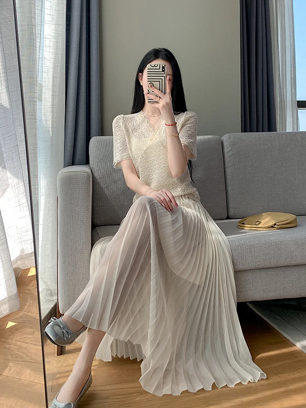 

Elegant White Lace Top And Pleated Long Skirt Set Women's Fashion Two-Piece Suit Gentle Style Spring Season Breathable Material