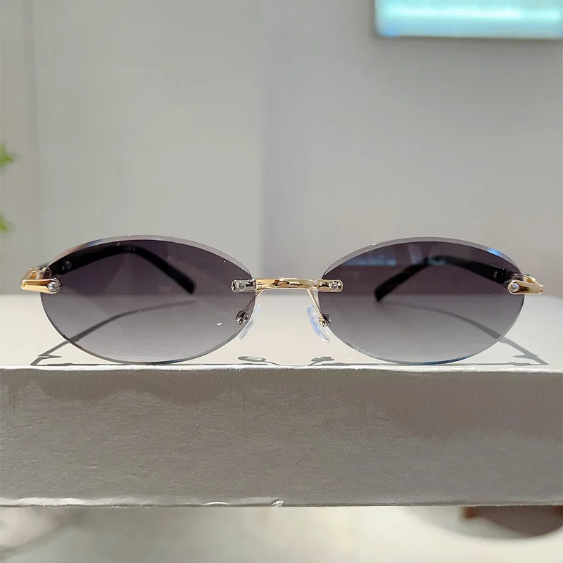 Personalisierte ovale Sonnenbrille im Retro-Stil für Damen und Herren, hochwertige Metall-Sonnenbrille, luxuriöse rahmenlose Sonnenbrille für Reisen, UV400-Sonnenbrille – Detail 15