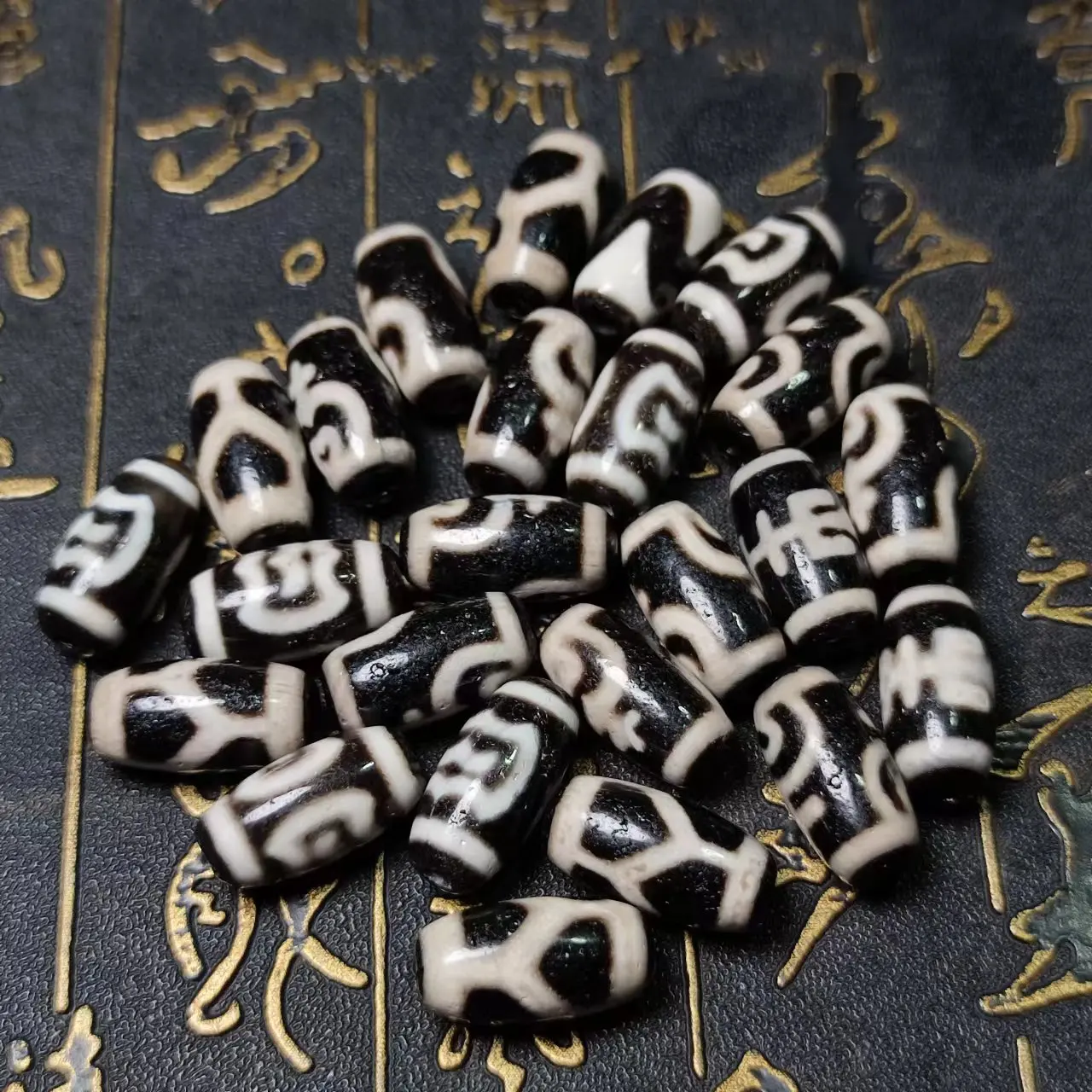 18Pcs/Lot Preferred 20mm Weathered Agate Beads Tibetan Aquarius Tortoise Shell Dapeng Bird Multi-totem Dzi Beads Free Shipping