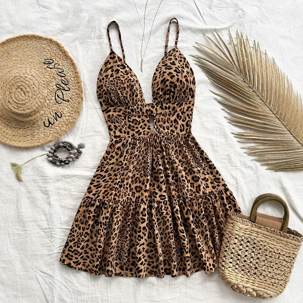 2025 ฤดูร้อนใหม่หญิงชุดเดทกระชับ Slim Leopard CUT-OUT Sweetheart คอ MINI Cami ชุดสตรี
