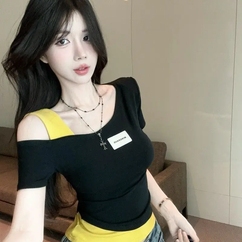 Fake Two-piece Contrasting Slanted Shoulder Short Sleeve T-shirt for Women in Summer One-shoulder Short Top