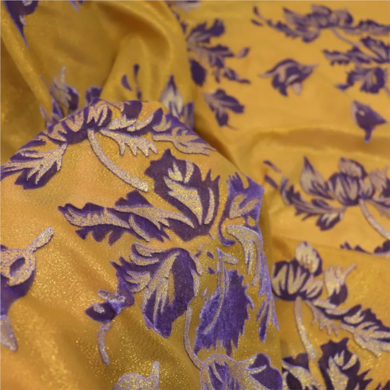 Silk fabric with golden flower-patterned gilding velvet cheongsam skirt and garment material