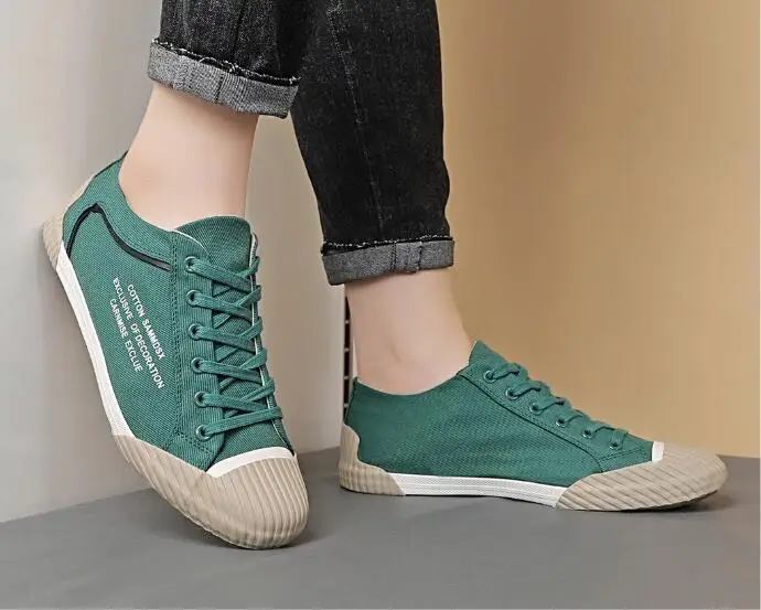

Men Canvas Shoes Lace Up Casual Sneakers Fashion Flat Breathable Comfortable New Hot Mens Vulcanized Shoes