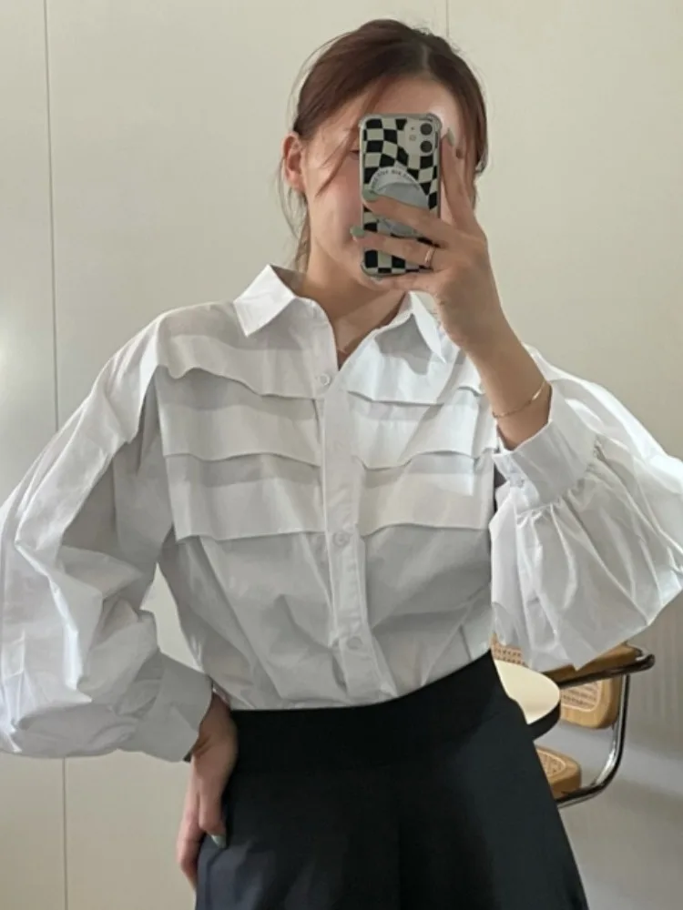 Luźna damska koszula Dongda Gate Wiosna 2025 Kołnierzyk z wyłogami Jednoguzikowa Warstwowa Składana Elegancka Uniwersalna Bluzka