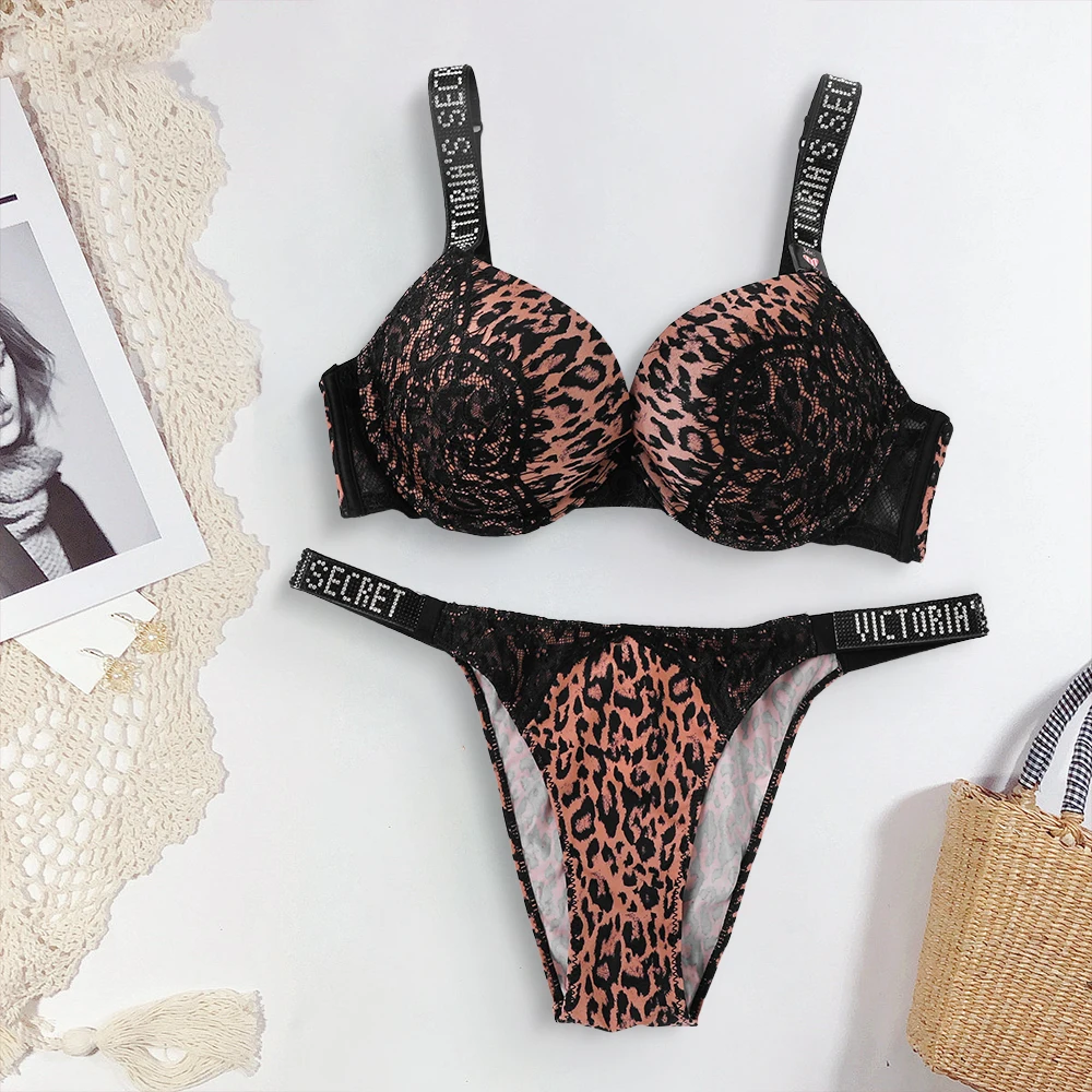 2025 جديد V المرأة مثير S مجموعة الملابس الداخلية القلب نمط تقليم بسط ملابس داخلية جيدة التهوية مجموعة الدانتيل Bralette حمالة صدر ولباس داخلي مجموعة