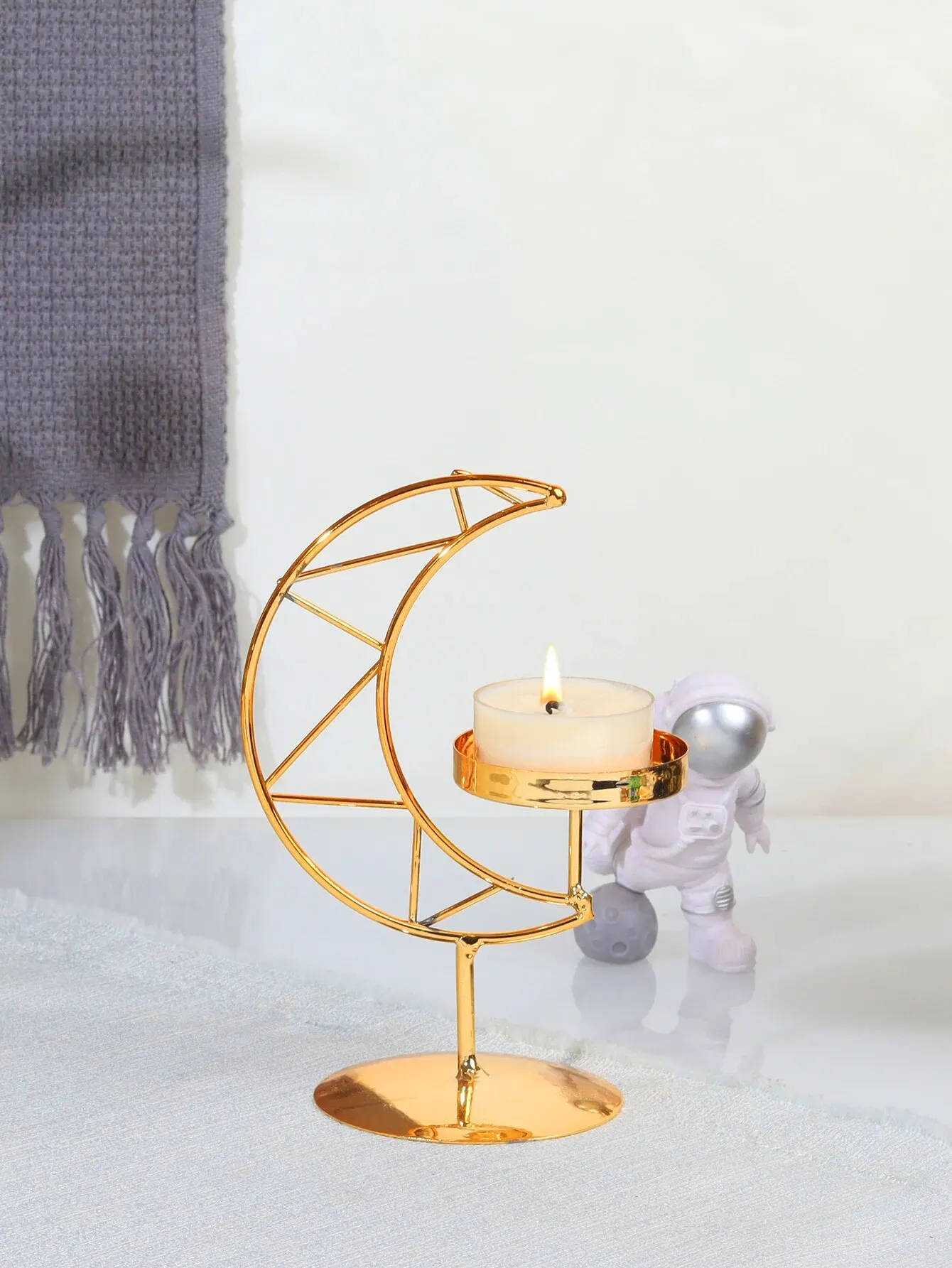 1pc Holder for Pillar Candles Metal Candlestick Moon Shape Stand Desktop Tealight Decoration for Dining Party Wedding