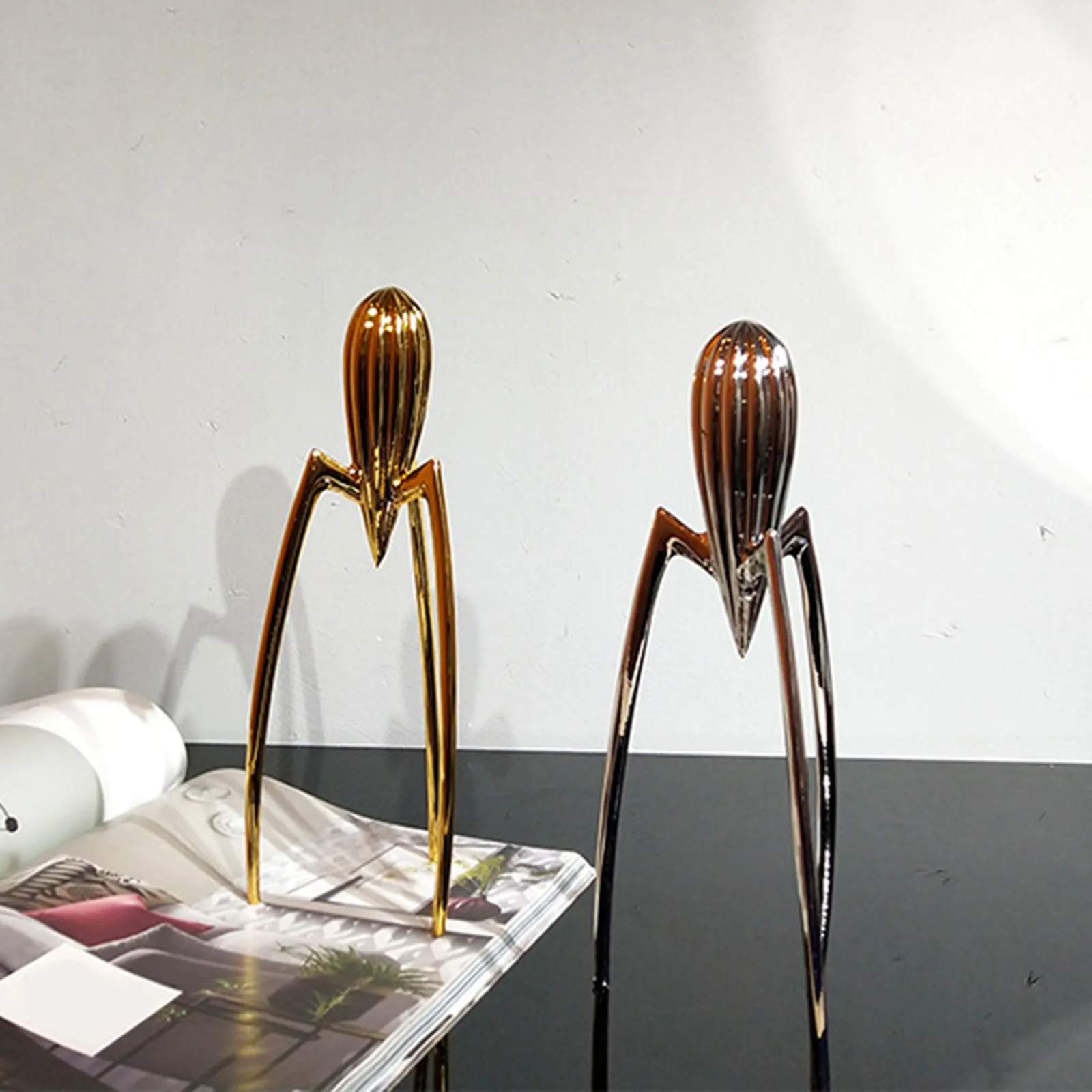 Creative Statue Figurine Sculpture Craft Resin Art Modern Nordic for Desk Ornament Collectible Home Furniture TV Stand Decor