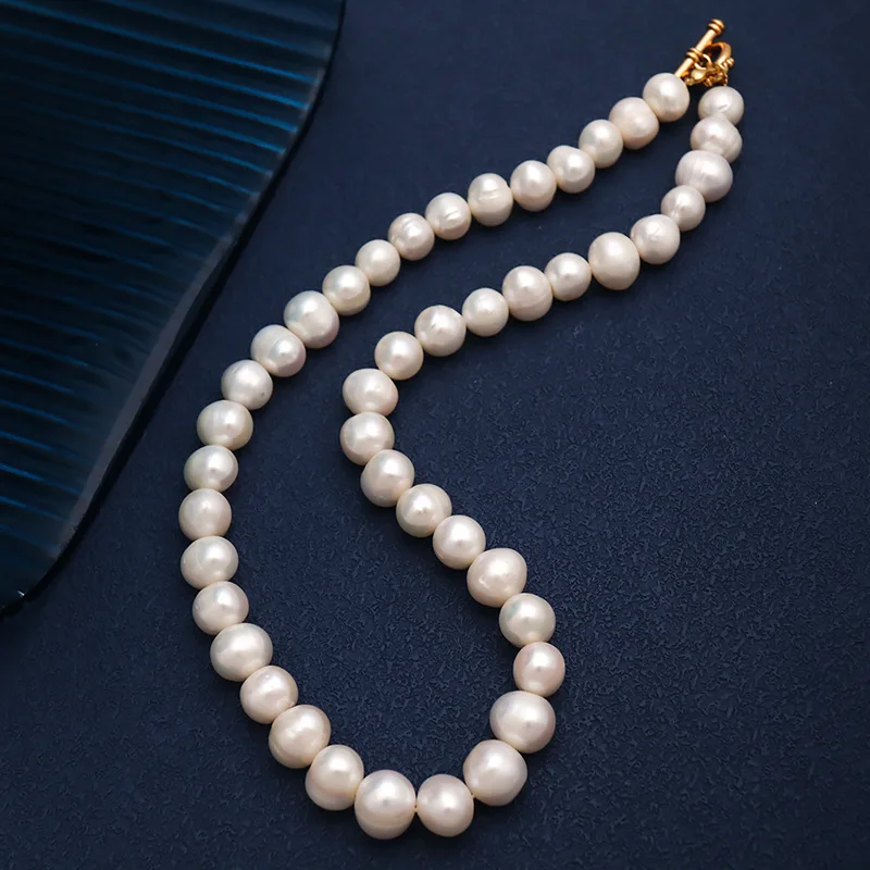 Classic Statement Jewelry White Freshwater Pearl Strand Chain Necklace Versatile Clavicle Chain for Women Niche High-end Choker