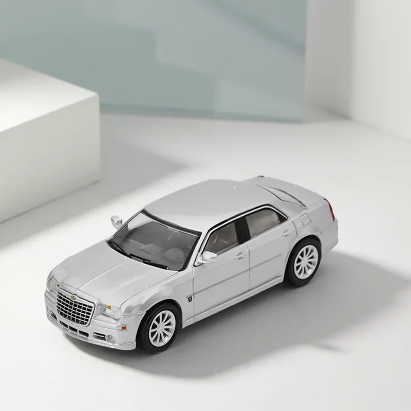 

DCT 1:64 Scale Chrysler 300C Alloy Simulation Car Model Ornament Souvenir Display Collection Hobby Gift
