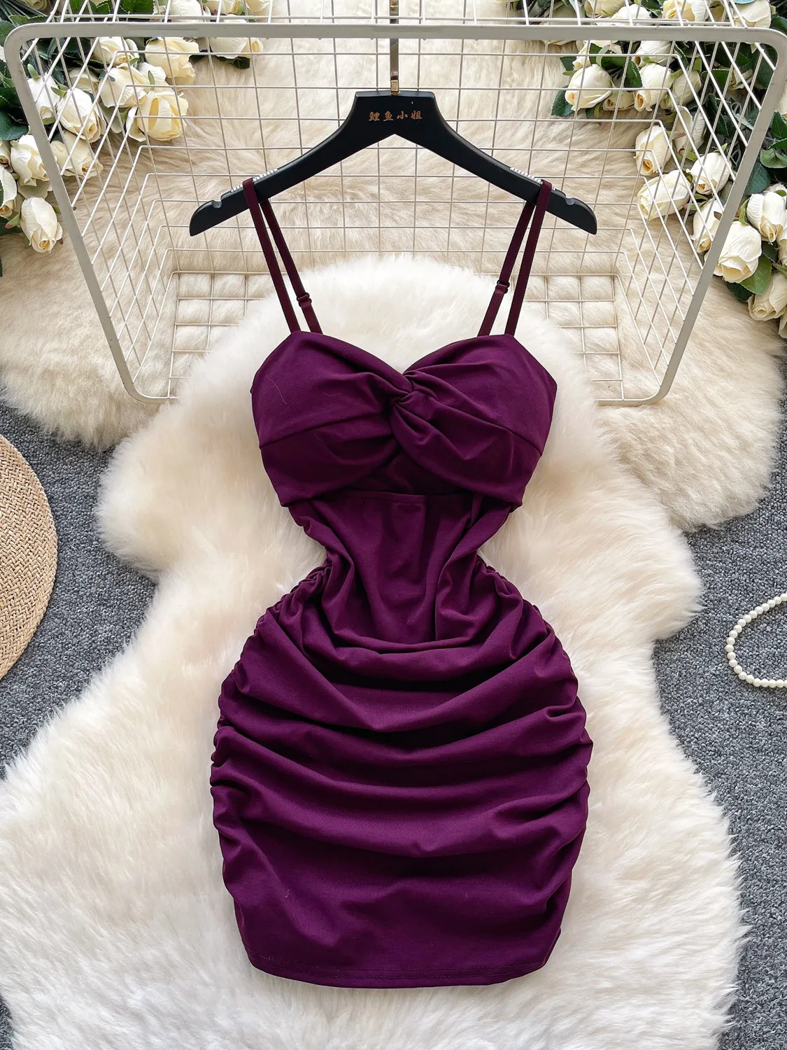 Foamlina Vrouwen Zomer Sexy Spaghetti Jurk Solid Twist Uitgesneden Front Mouwloze Slanke Ruches Bodycon Mini Backless Jurk