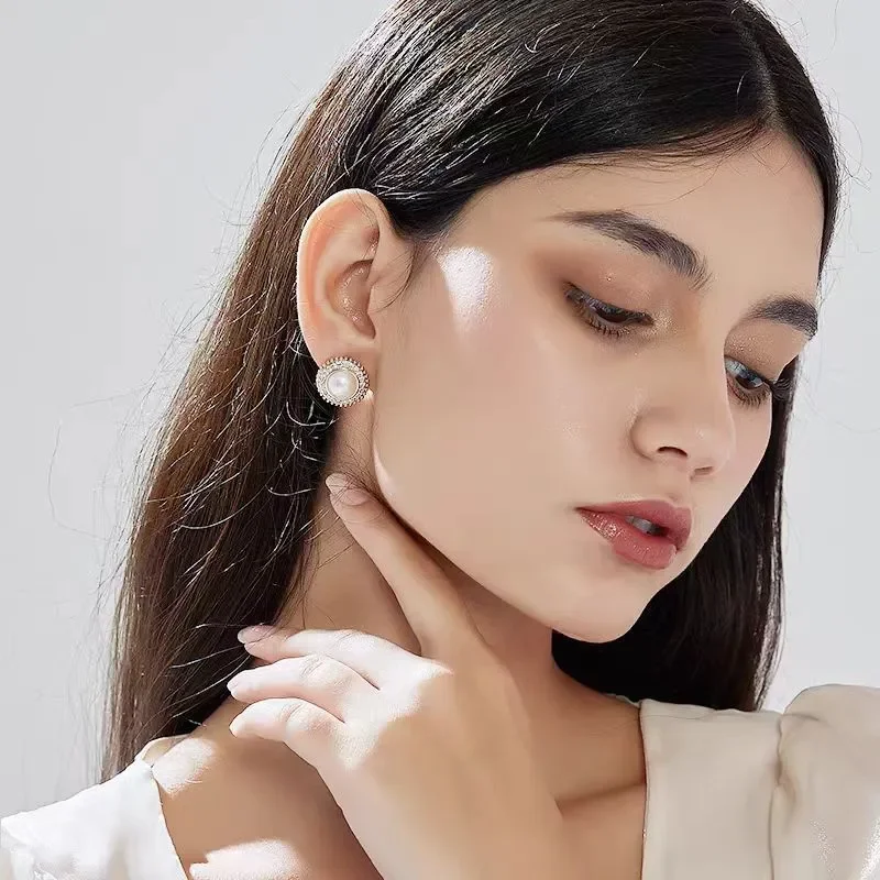 2024 tassel new Internet celebrity fashion versatile retro atmosphere light luxury simple ins high-end crystal
