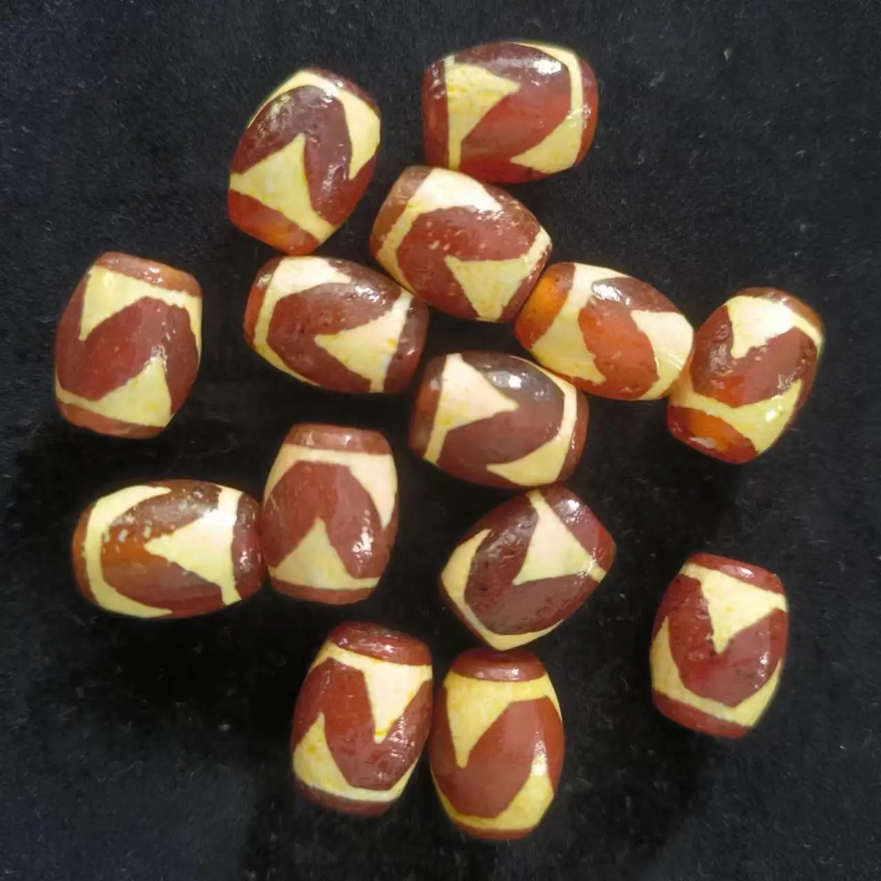 

3pcs/lot Natural Tiger Tooth Red Agate Dzi retro style golden red thick line rich weathered pattern wholesale accessories amulet