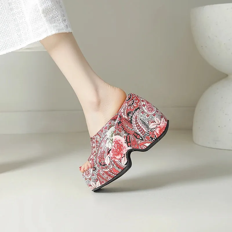 

Танкетка женская с открытым носком, повседневные шлепанцы на платформе, пляжная обувь на толстой подошве, лето