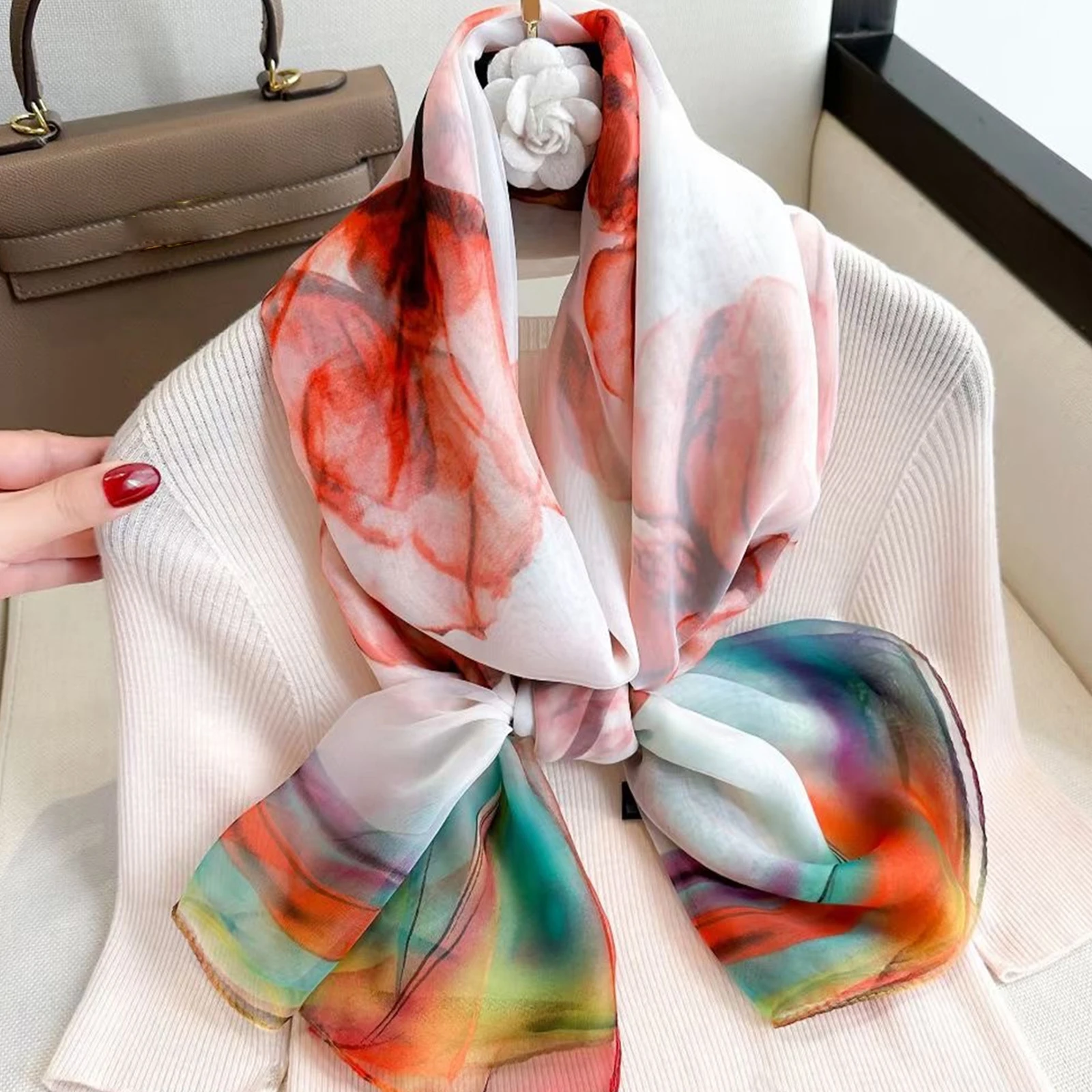 The Four Seasons Silk Scarf 185 * 130cm Luxury Print Shawl Women's Fashion Style Muslim Headcloth New Outdoor Sunscreen Bandanna