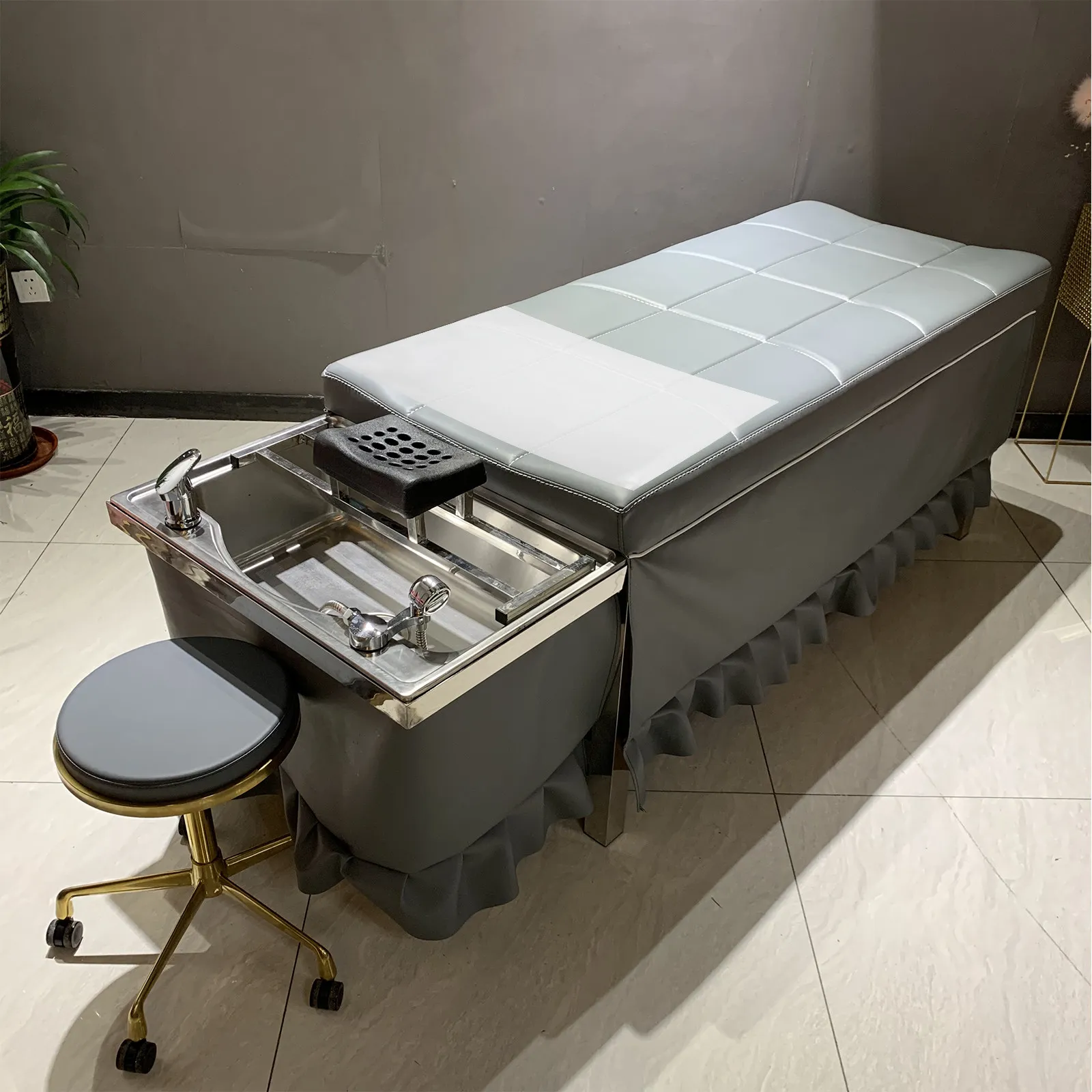 

Водонепроницаемый прозрачный коврик для мытья головы с нескользящей поверхностью для салонов красоты, профессиональный, легко моющийся, для использования в рабочих зонах.