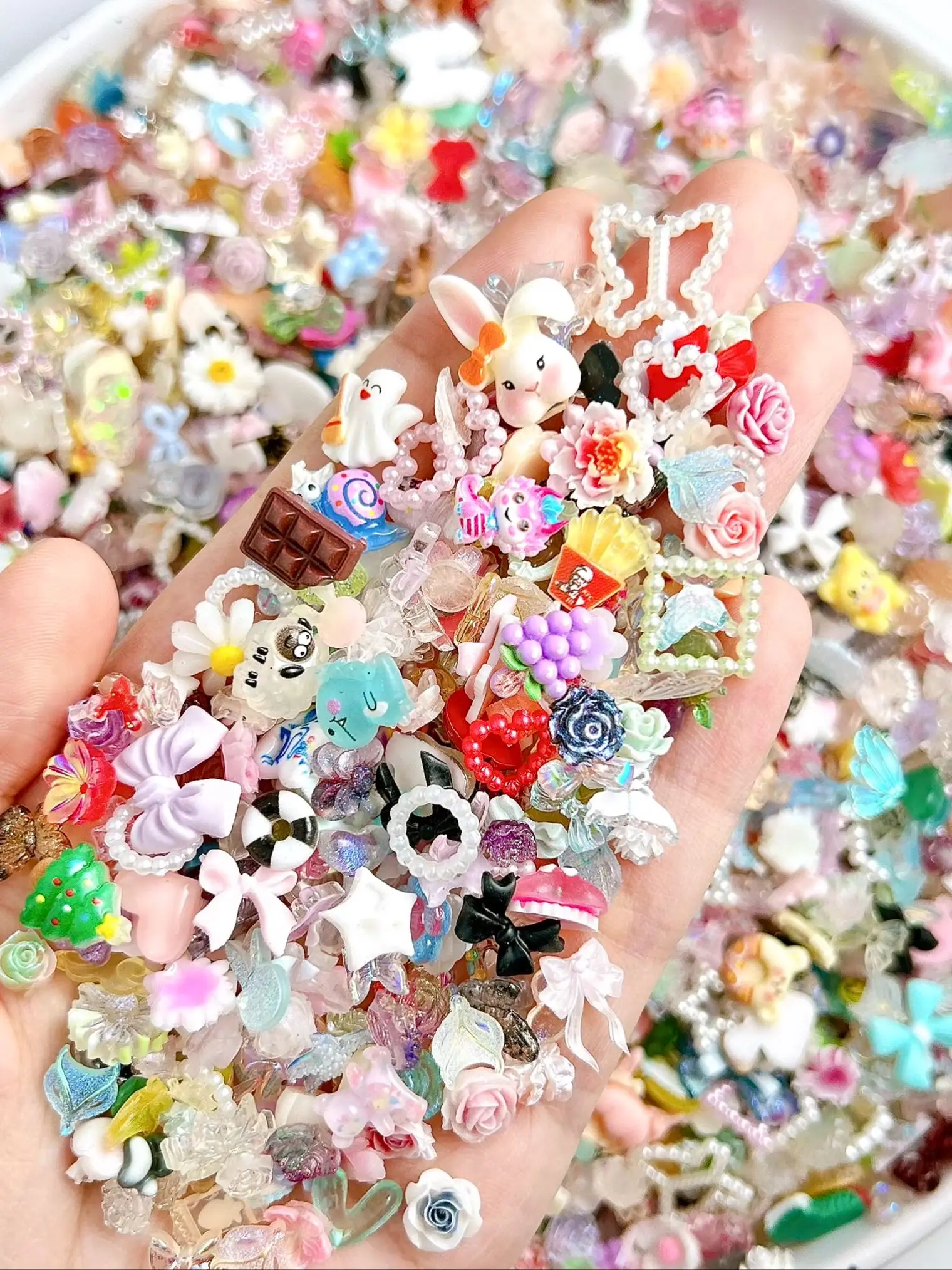50 Stück 3D Zufällig Gemischte Zitronen-Schleifen-Herz-Harz-Nagelkunst-Dekorationen Kreative Simulierte Blumen-Tier-Blindbox-Nagelcharms für DIY