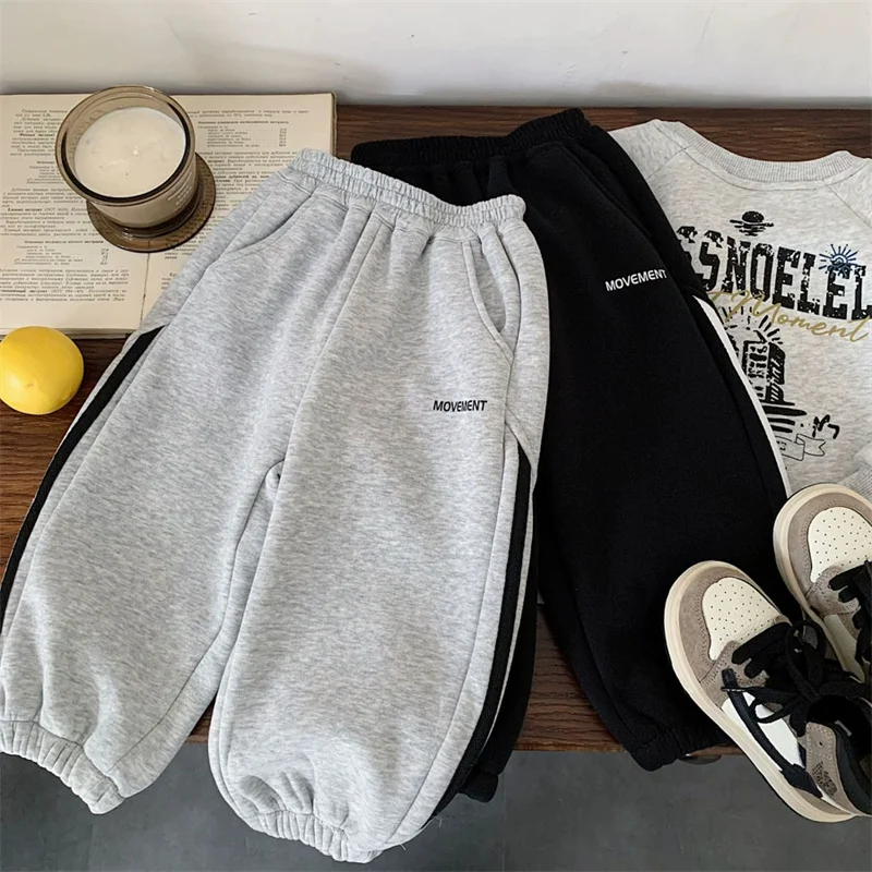 الأولاد الشتاء زائد المخملية السراويل الجديدة للأطفال رسالة فضفاضة السراويل الخريف موضة الدافئة Sweatpants 2025 في سن المراهقة قيعان غير رسمية