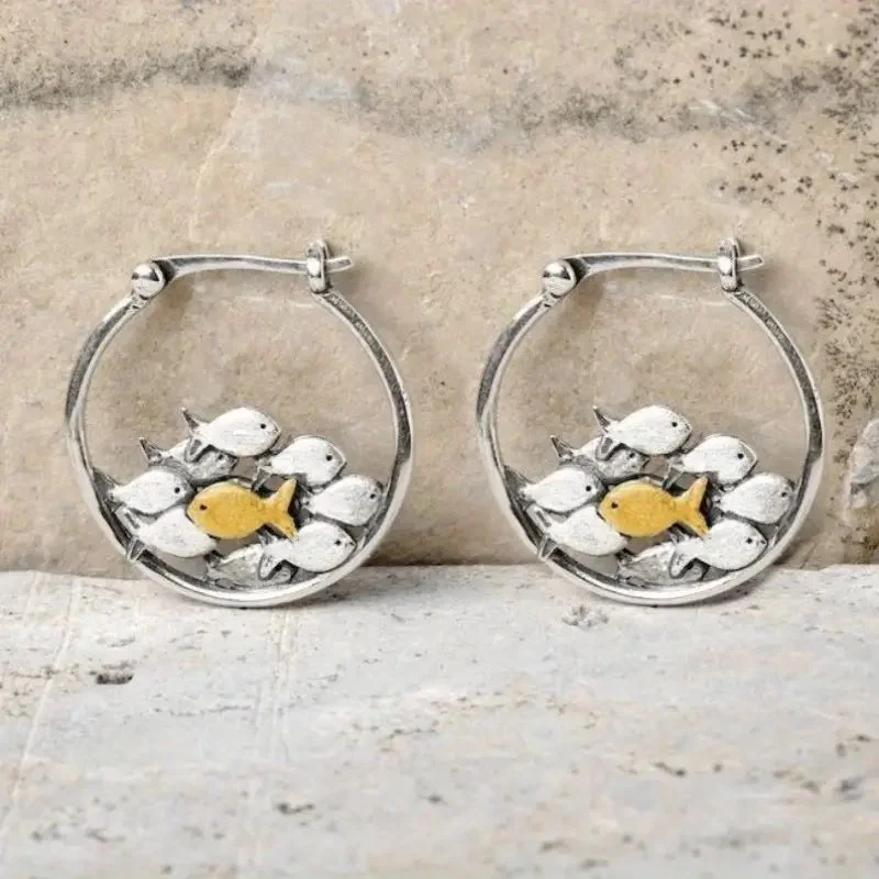 Vintage Circle A Group of Fish Design Sense Hoop Earrings for Women Creative Delicate Cute Earrings Jewelry Accessories