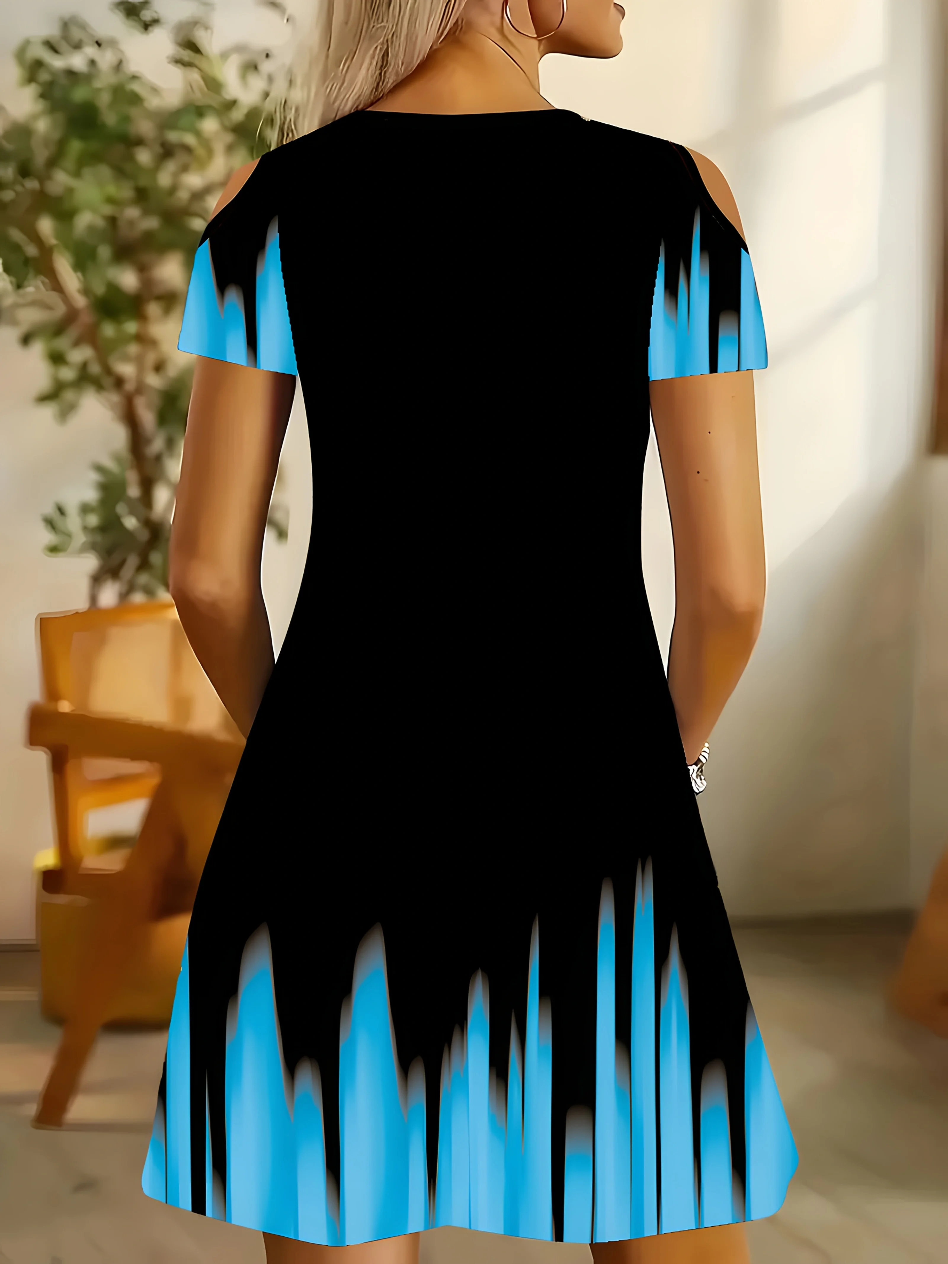 Elegante vestido estampado con hombros descubiertos para mujer: negro con rayas azules, silueta fluida de corte A, cuello redondo, manga corta, perfecto