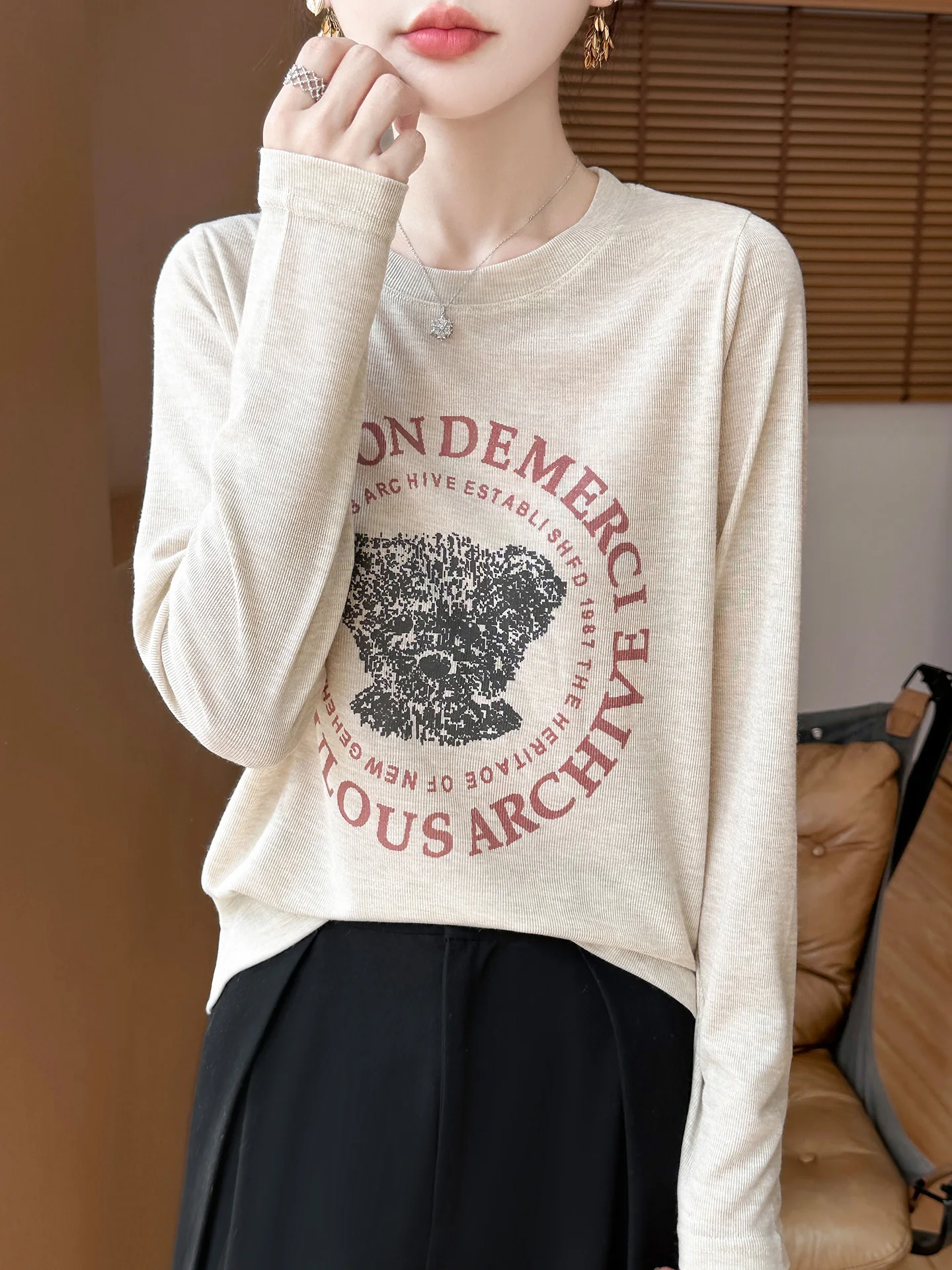 Cienka koszulka z nadrukiem na wczesną jesień, nowa kolekcja 2025, modna koszulka, uniwersalna, okrągły dekolt, krótki rękaw, top z lyocellu, damska, codzienna...