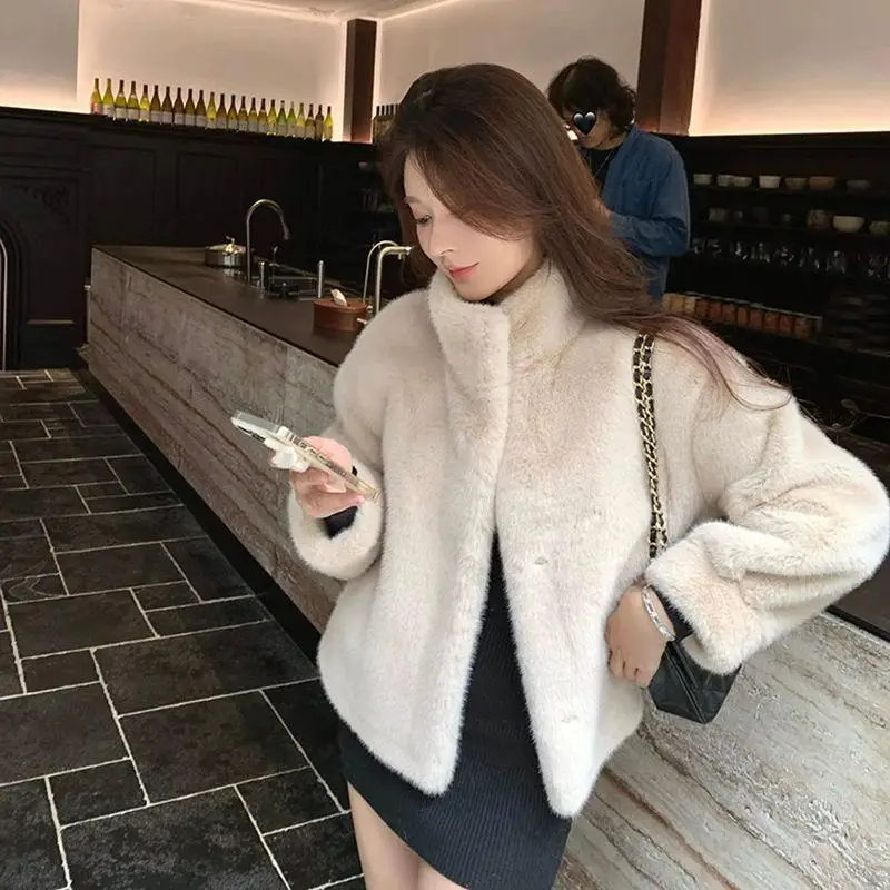 Young Sle Water Rabbit Fur Or Cappotto Jaet Pelle integrata da donna Colletto alla coreana Pelliccia ecologica invernale