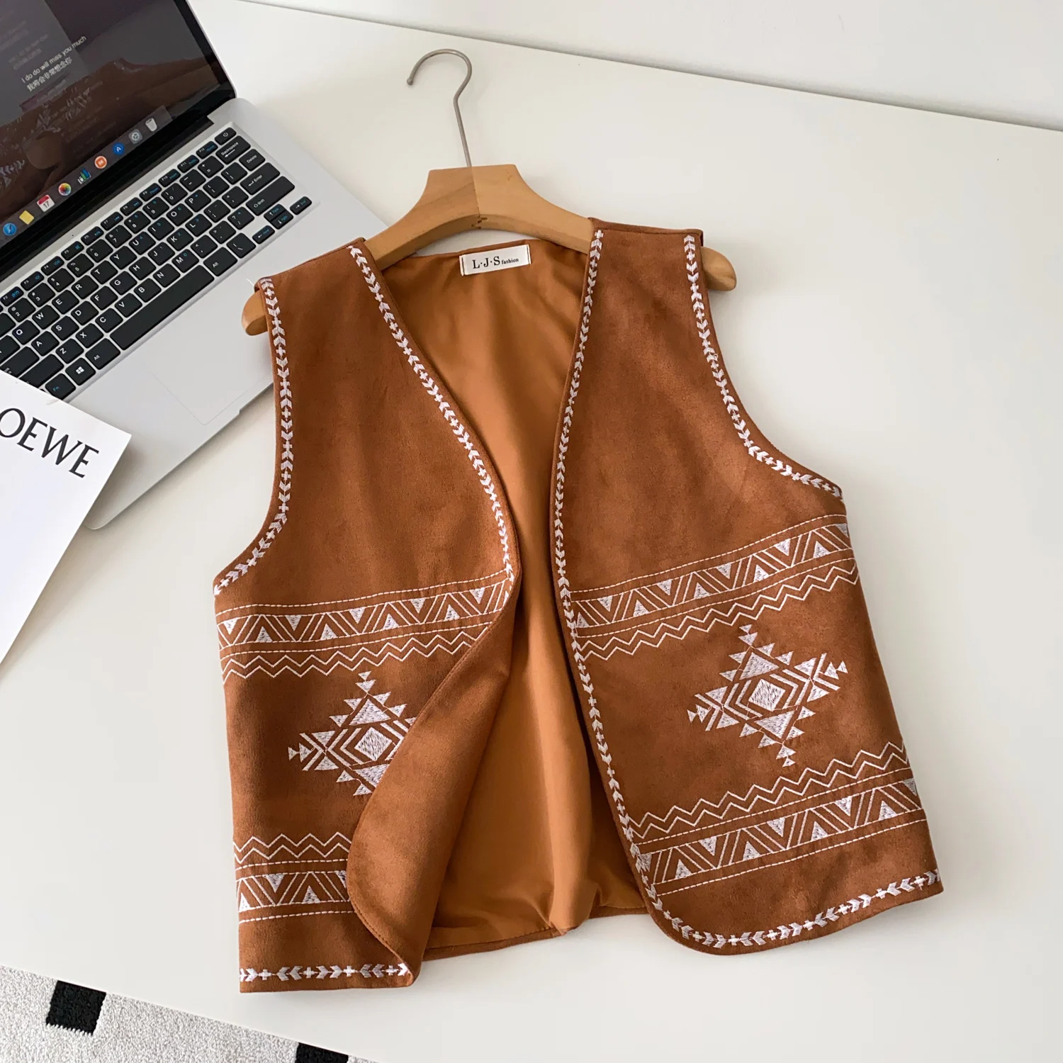 

Retro Ethnic Style Embroidered Vest Women 2025 Autumn Vacation Bohemian Beach Cardigan Vest Jacket