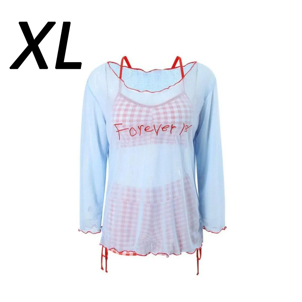 

Комплект из трех предметов: купальник-бикини с длинными рукавами, прозрачная сетчатая накидка и утягивающий купальник, красный в клетку, трикотажный комплект из трех частей