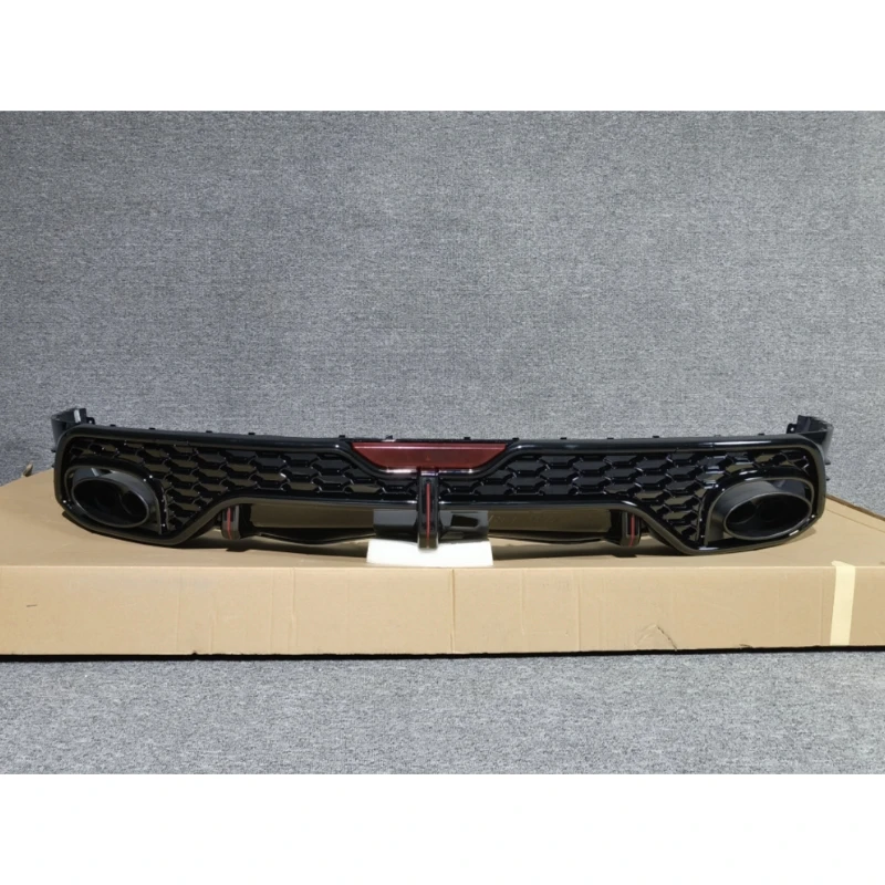 

For Factory Direct Price Auto Parts Q5 SQ5 Facelift Rear Bumper Diffuser RSQ5 Rear Lip And Tailpipe For Audi Q5 FY SUV 2018-2024