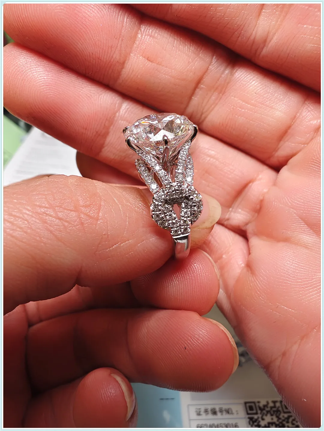 

18K gold Laboratory Growth diamond 7 carat IGI Certificate luxury inset style wedding ring women's platinum diamond ring custom