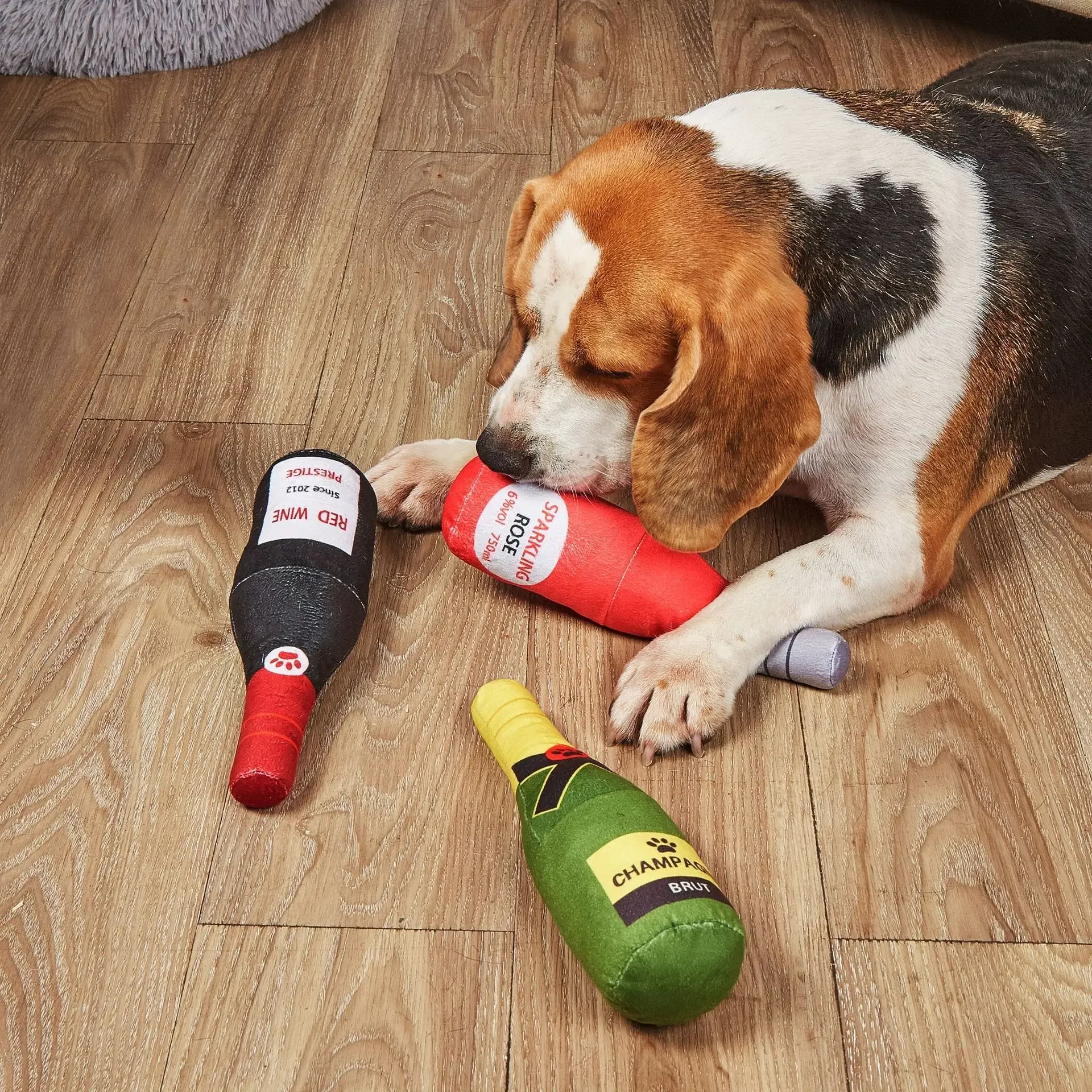 Dog toy simulation wine bottle series contains ringing paper BB called sounding spot molar toy