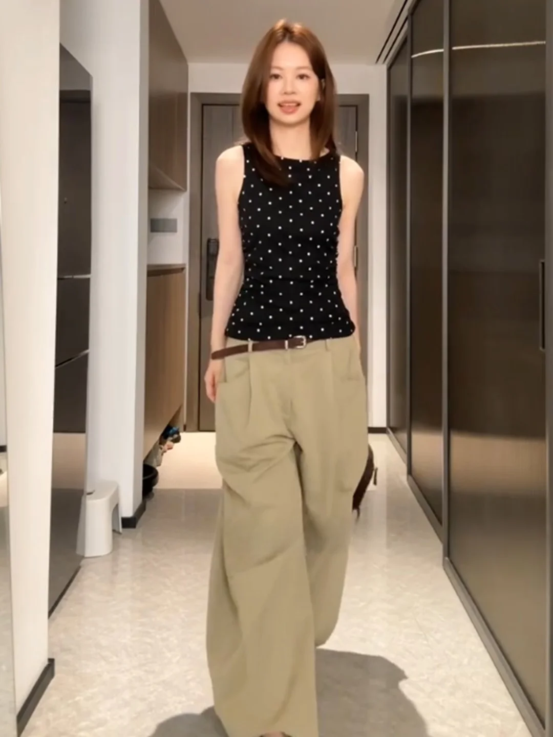 Casual Polka Dot Vest Women's Slim Fit Waist Cinching Strapless Top Sexy  Waist Sleeveless Shirt Design Sense Bell Collar